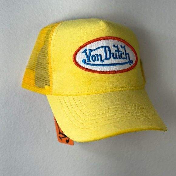 Designer × Von Dutch NWT VON DUTCH YELLOW VELVET HOLLYWOOD TRUCKER HAT Size ONE SIZE - 3 Thumbnail