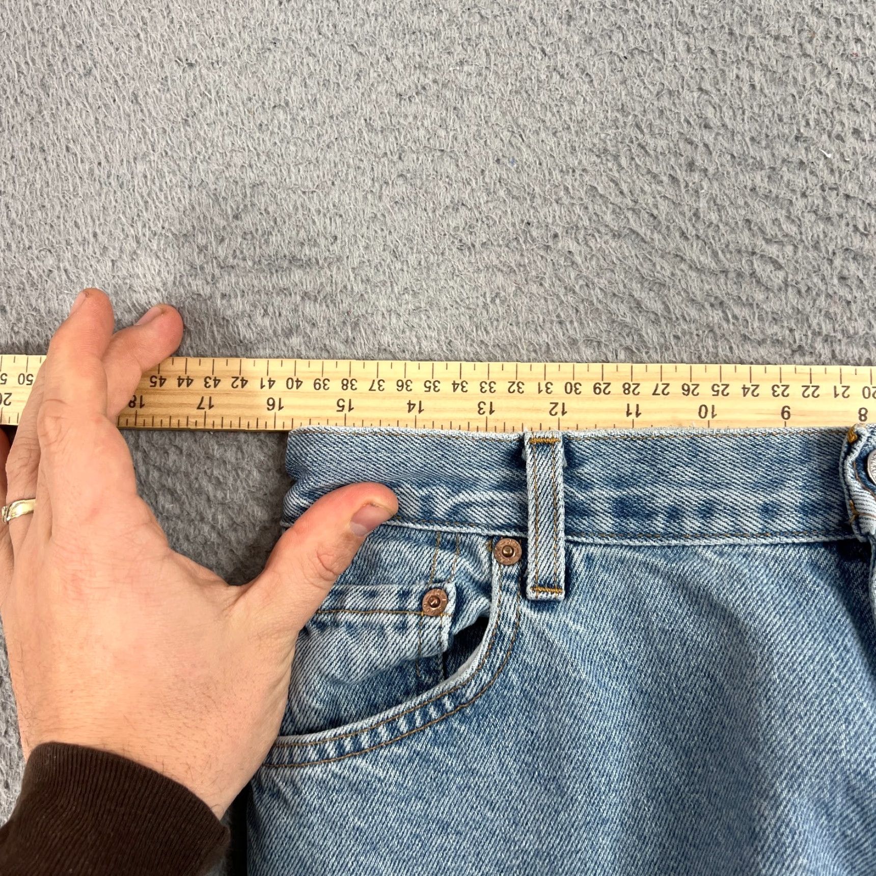 Levi's VINTAGE Levi's 550 Jeans Women's 14 Mis Stone Wash Relaxed Fit Tapered Leg 90s Cowboy USA Denim Blue 550 Model Mens Womens Size 36" / US 14 / IT 50 - 5 Thumbnail