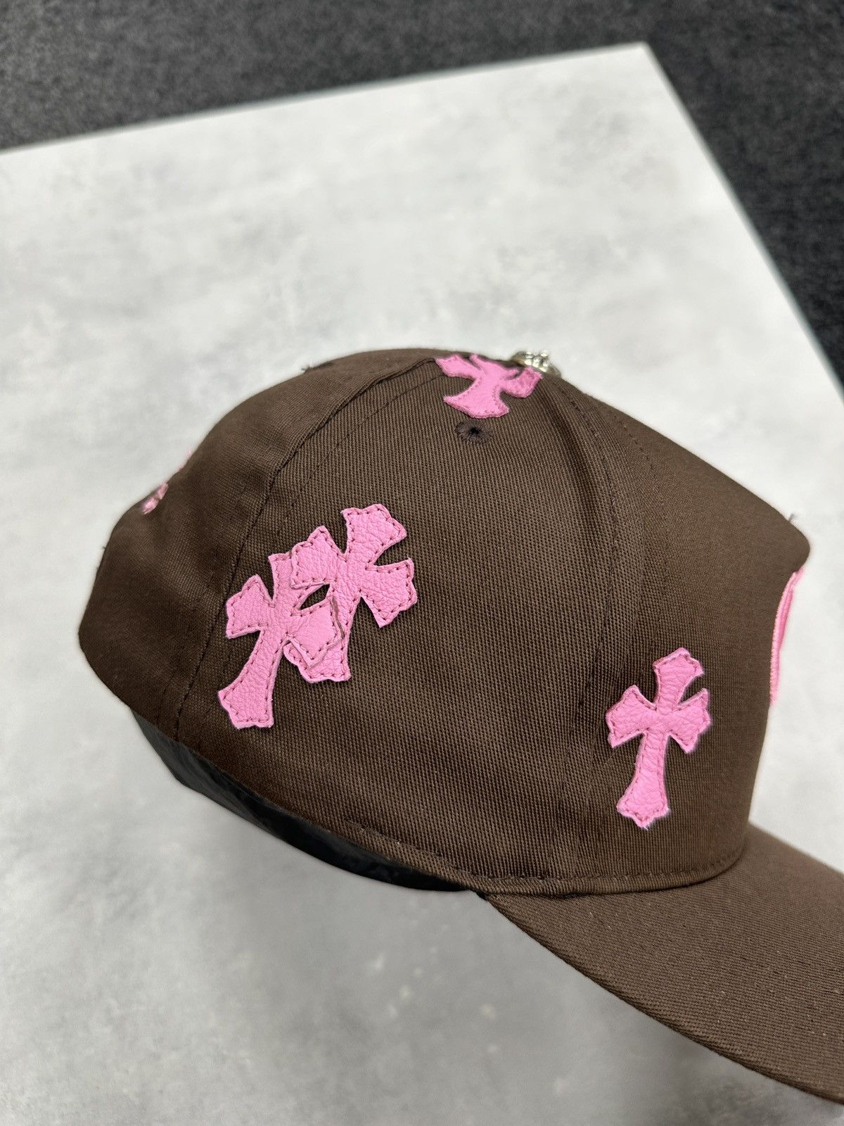 よ*う様 CHROME HEARTS Cap パッチ　ブラウン　ピンク よ*う様 CHROME HEARTS Cap パッチ ブラウン ピンク在庫 処分