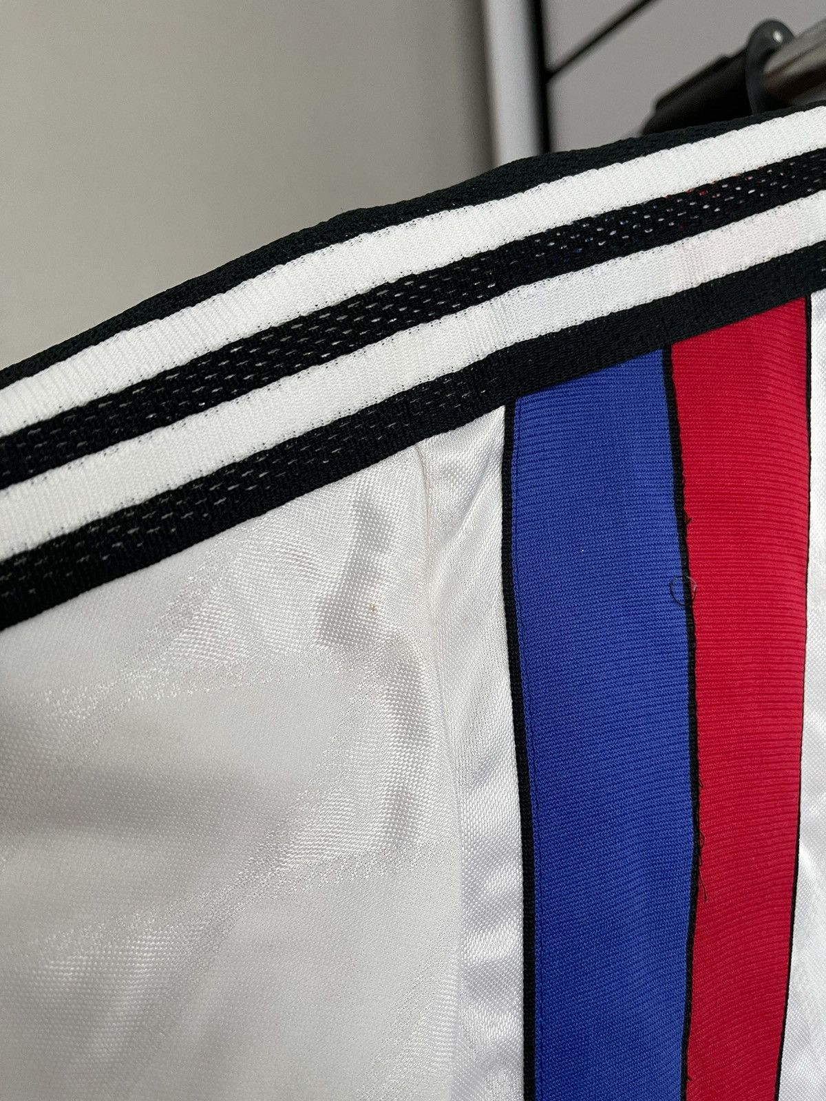 Adidas 1995/1996 Adidas Bayern Munich Vintage Soccer Jersey T-Shirt Size US S / EU 44-46 / 1 - 13 Thumbnail