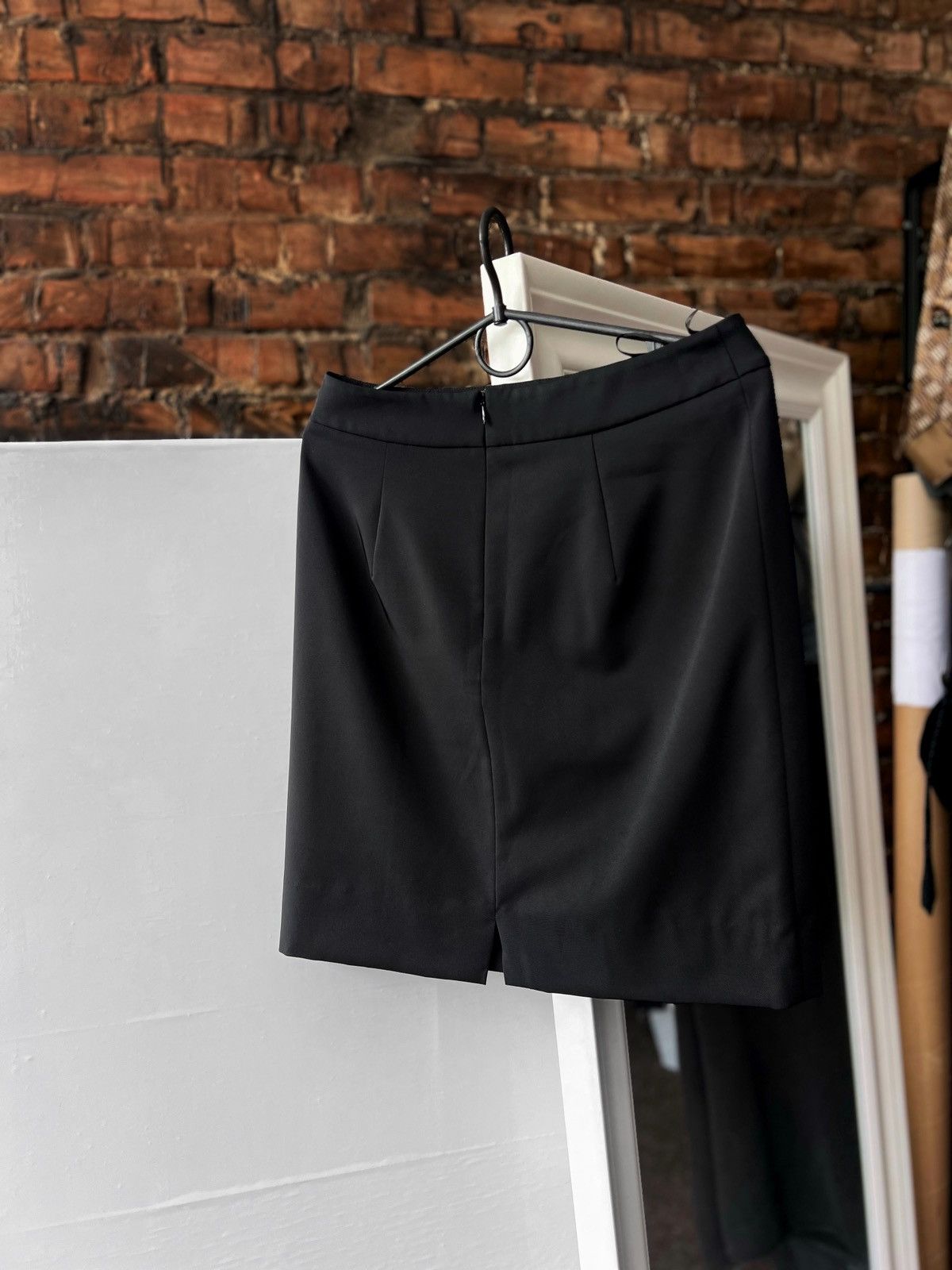 Designer Marc Aurel Women’s Black Solid Premium Skirt Size 27" / US 4 / IT 40 - 2 Thumbnail
