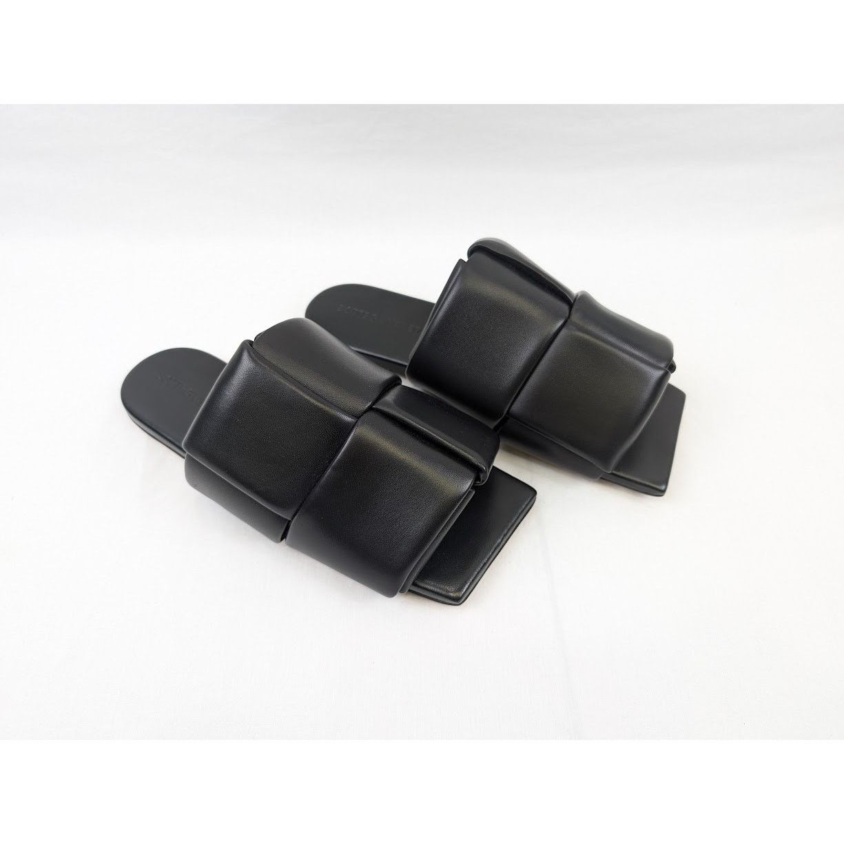 Bottega Veneta o1rshd1 Q:2 / Nappa Lagoon Leather Sandals in Black Size US 9 / EU 42 - 17 Thumbnail