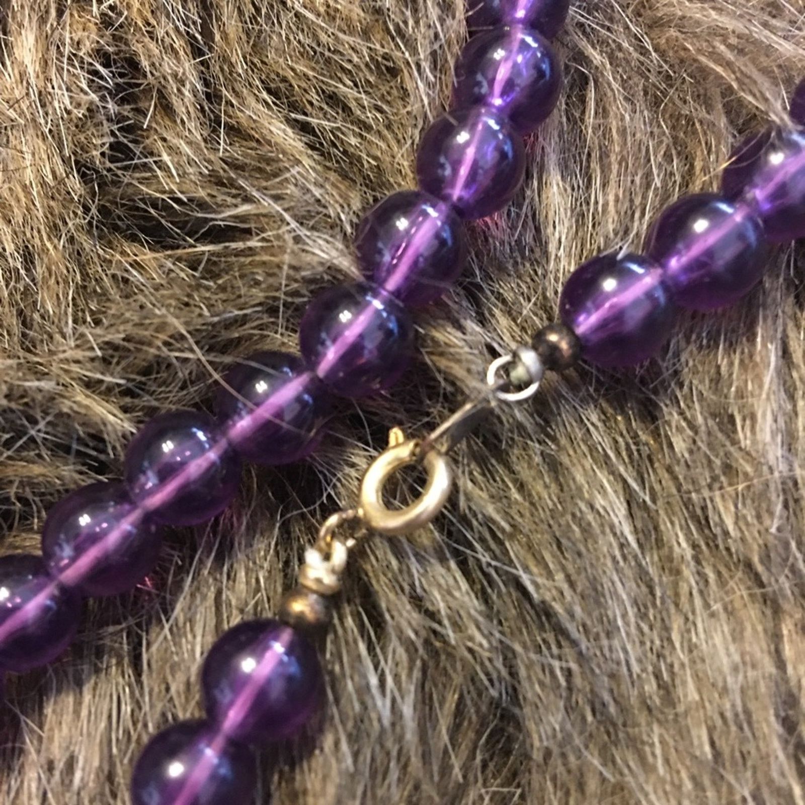 Vintage Vintage purple round resin bead necklace Size ONE SIZE - 8 Thumbnail