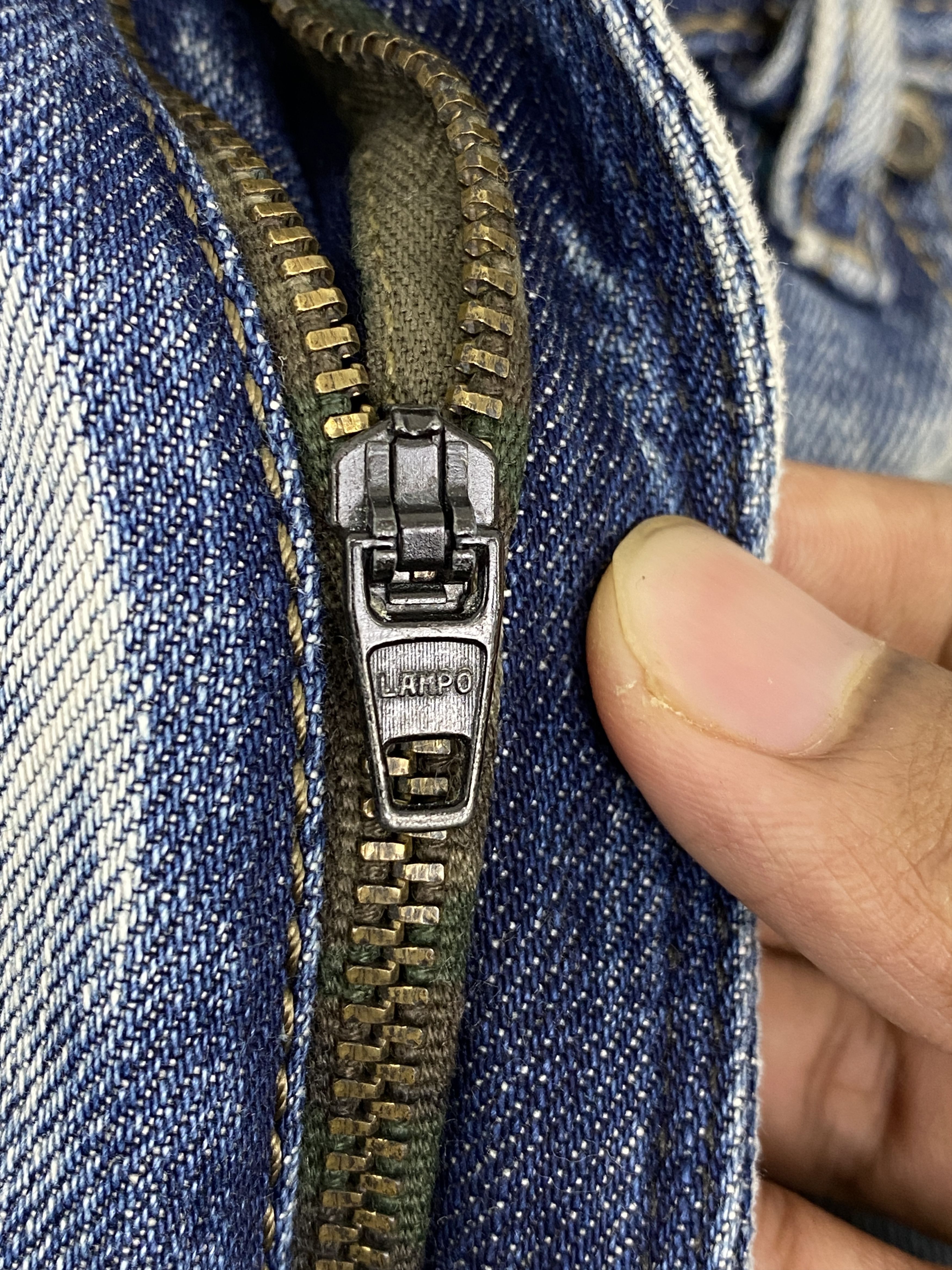 Diesel × Vintage Vintage Diesel Distressed Light Washed Slim Fit Jeans Size US 28 / EU 44 - 16 Thumbnail