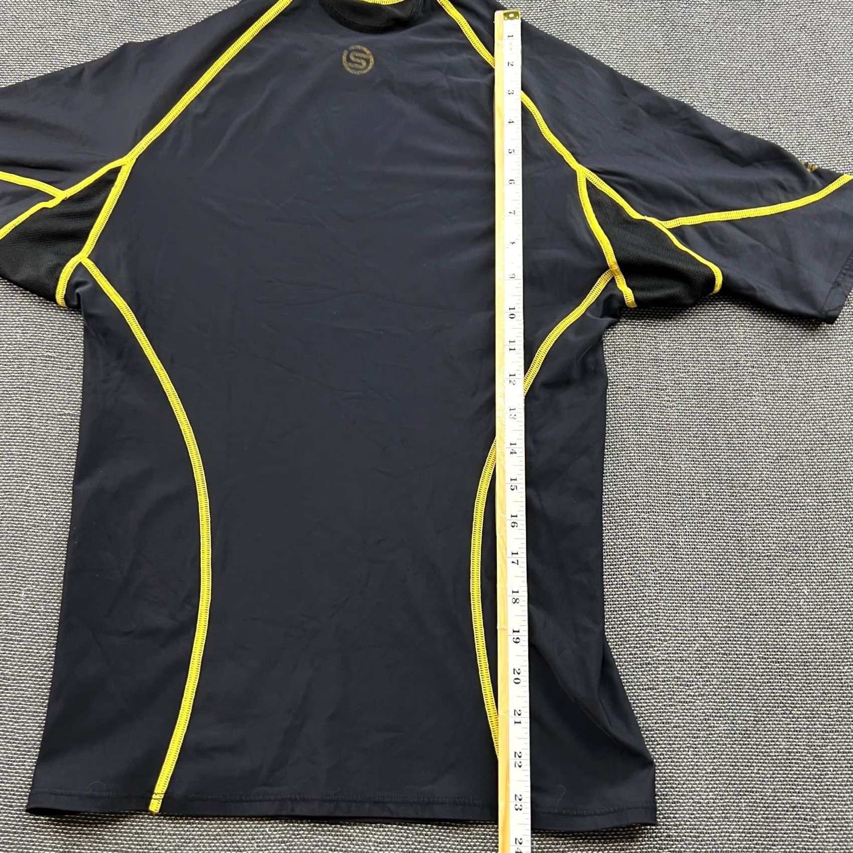 Vintage Skins A200 Compression Shirt Mens XL Black Training Performance Stretch Shirt T-Shirt Sport Athletic Jersey Short Sleeve Quick Dry Size US XL / EU 56 / 4 - 3 Thumbnail
