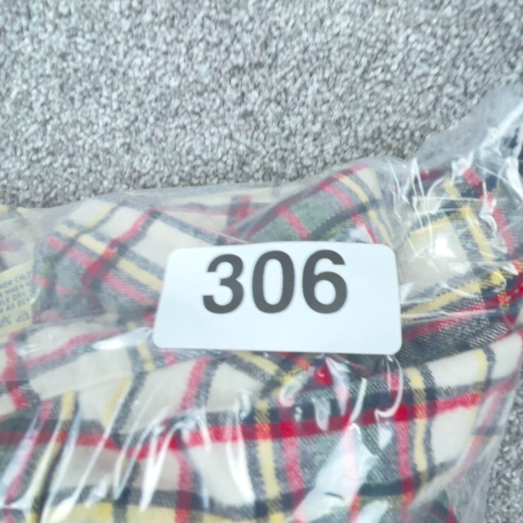 Eddie Bauer VINTAGE Eddie Bauer Flannel Shirt Men Small White Red Plaid Button Up Camp Hiking Adult Size US S / EU 44-46 / 1 - 8 Thumbnail