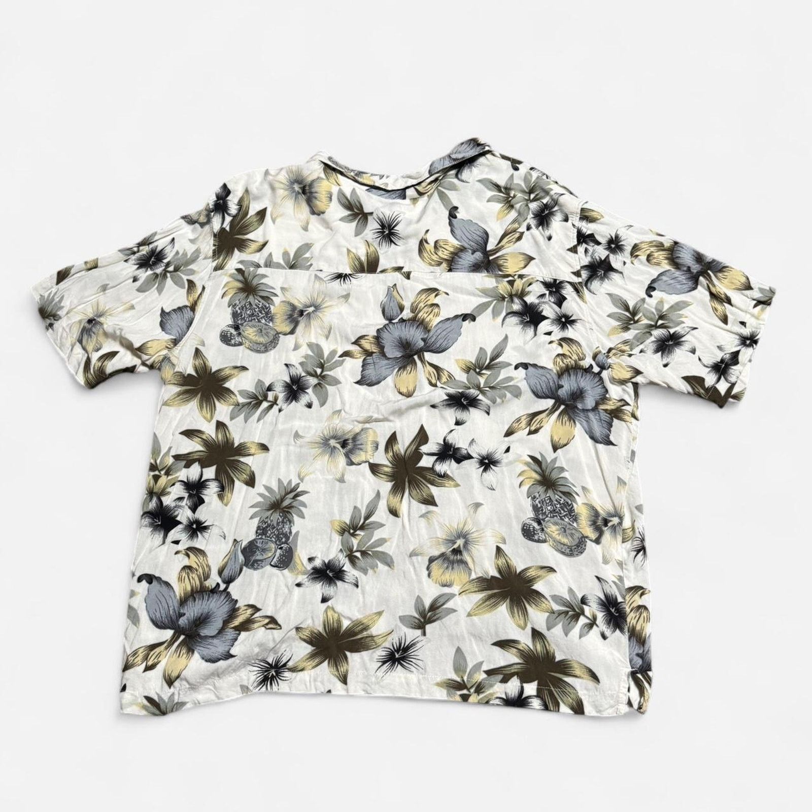 Other Islander flower design size XXL short sleeve button up shirt Size US XXL / EU 58 / 5 - 2 Thumbnail