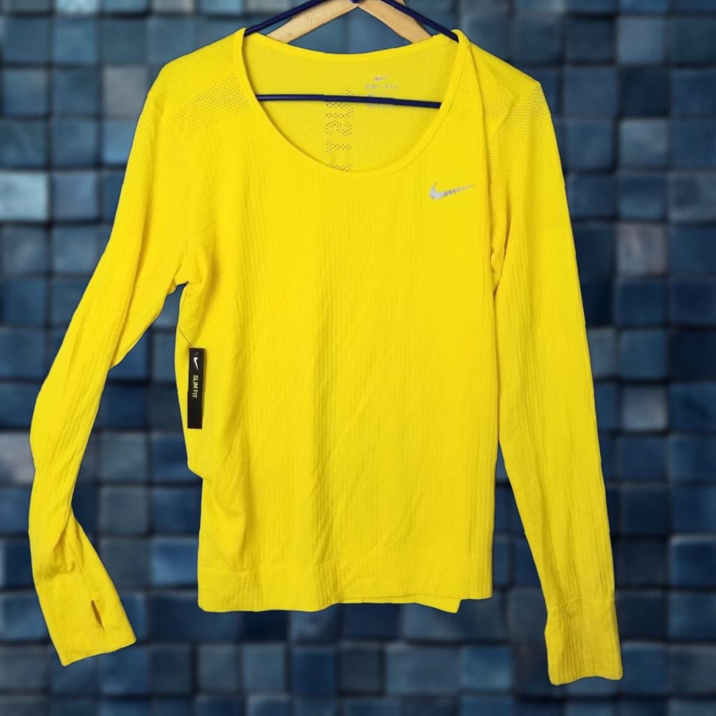 Nike Nike Woman Long Sleeve T-Shirt XL Extra Large Yellow Athletic Gym Size XL / US 12-14 / IT 48-50 - 1 Thumbnail