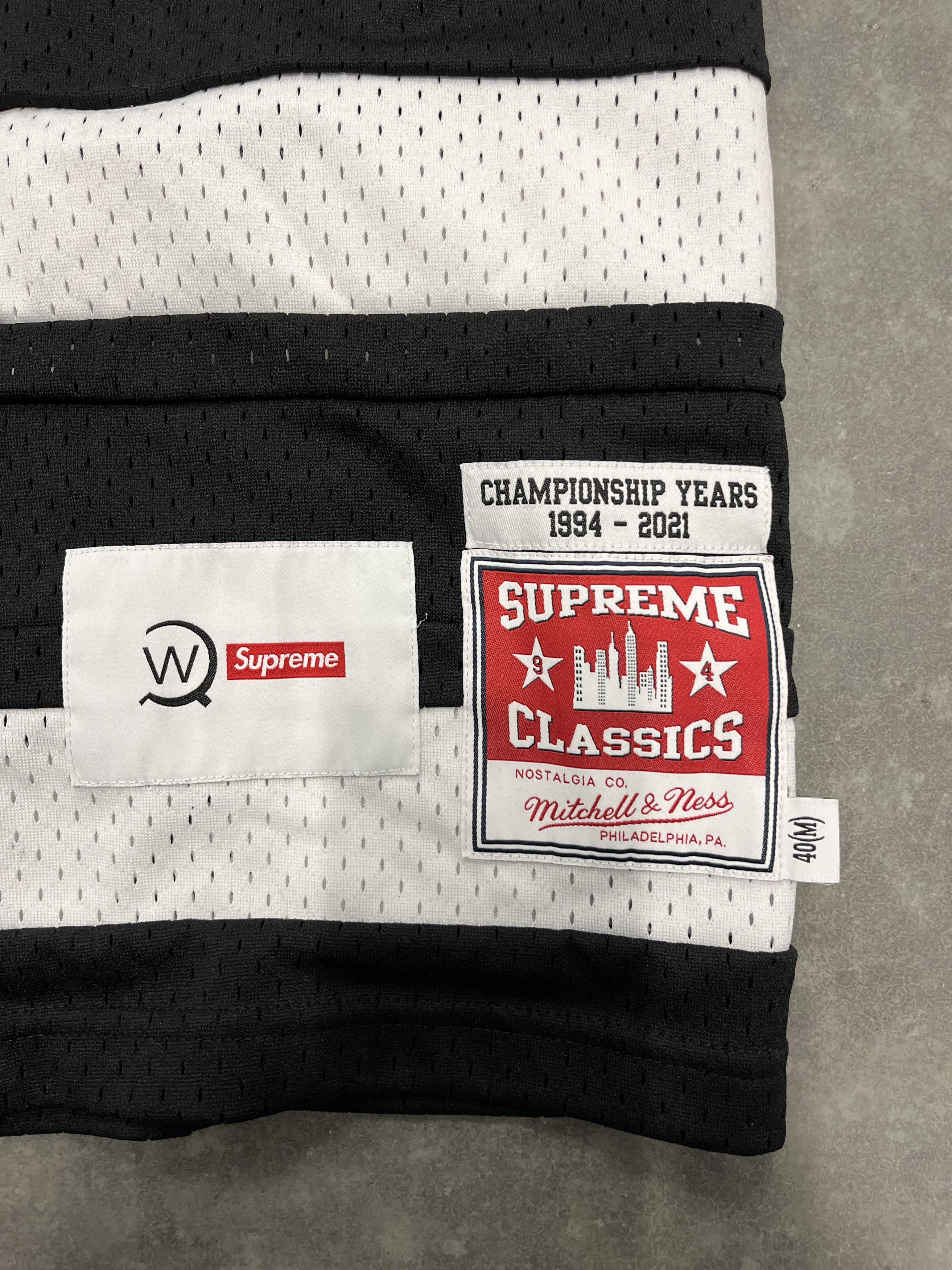 Supreme × Wtaps Supreme WTAPS Mitchell & Ness Hockey Jersey Black Size US M / EU 48-50 / 2 - 3 Thumbnail