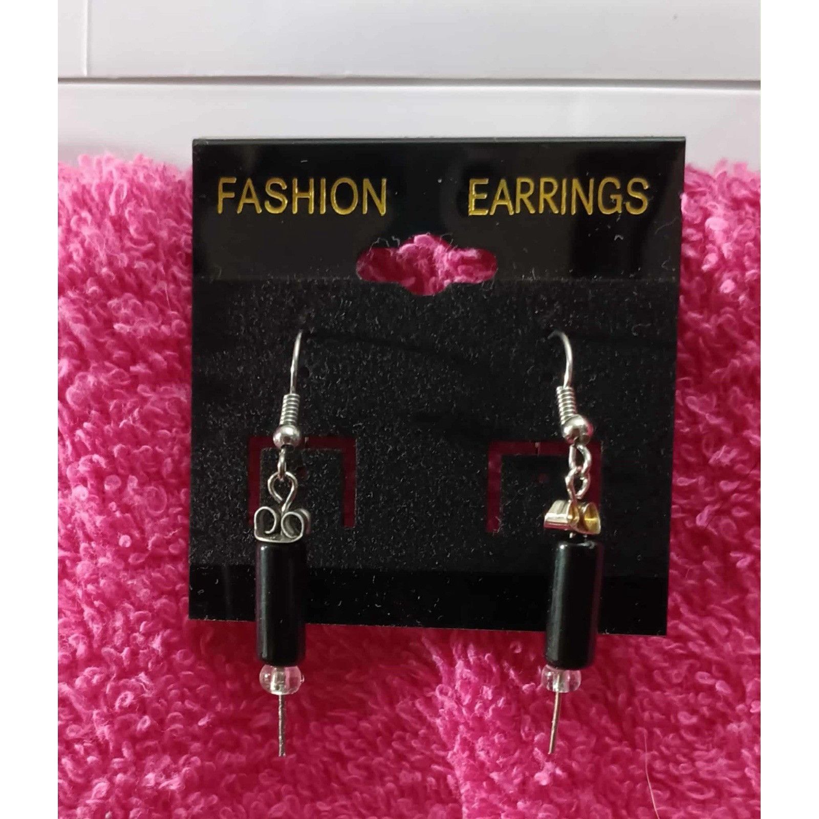 The Unbranded Brand nurse earrings Size ONE SIZE - 1 Thumbnail