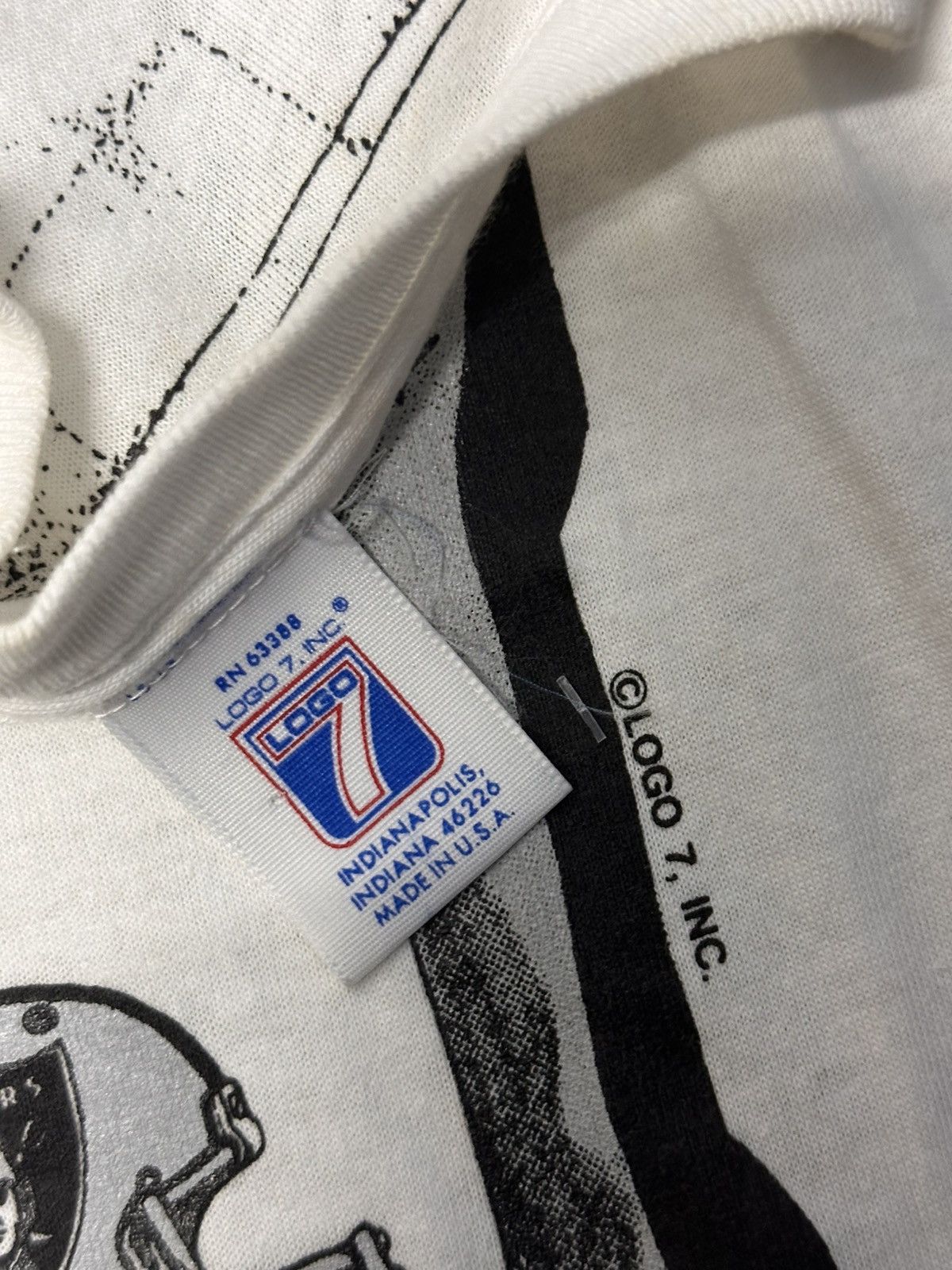 Vintage Vintage 90s Raiders Tshirt Bo Jackson LA #34 All Over Print Size US M / EU 48-50 / 2 - 5 Thumbnail