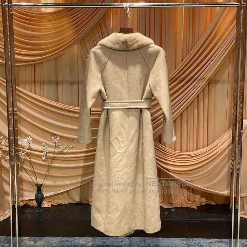 Max Mara Max Mara Oatmeal Color Mink Fur Collar Coat Size XS / US 0-2 / IT 36-38 - 2 Thumbnail