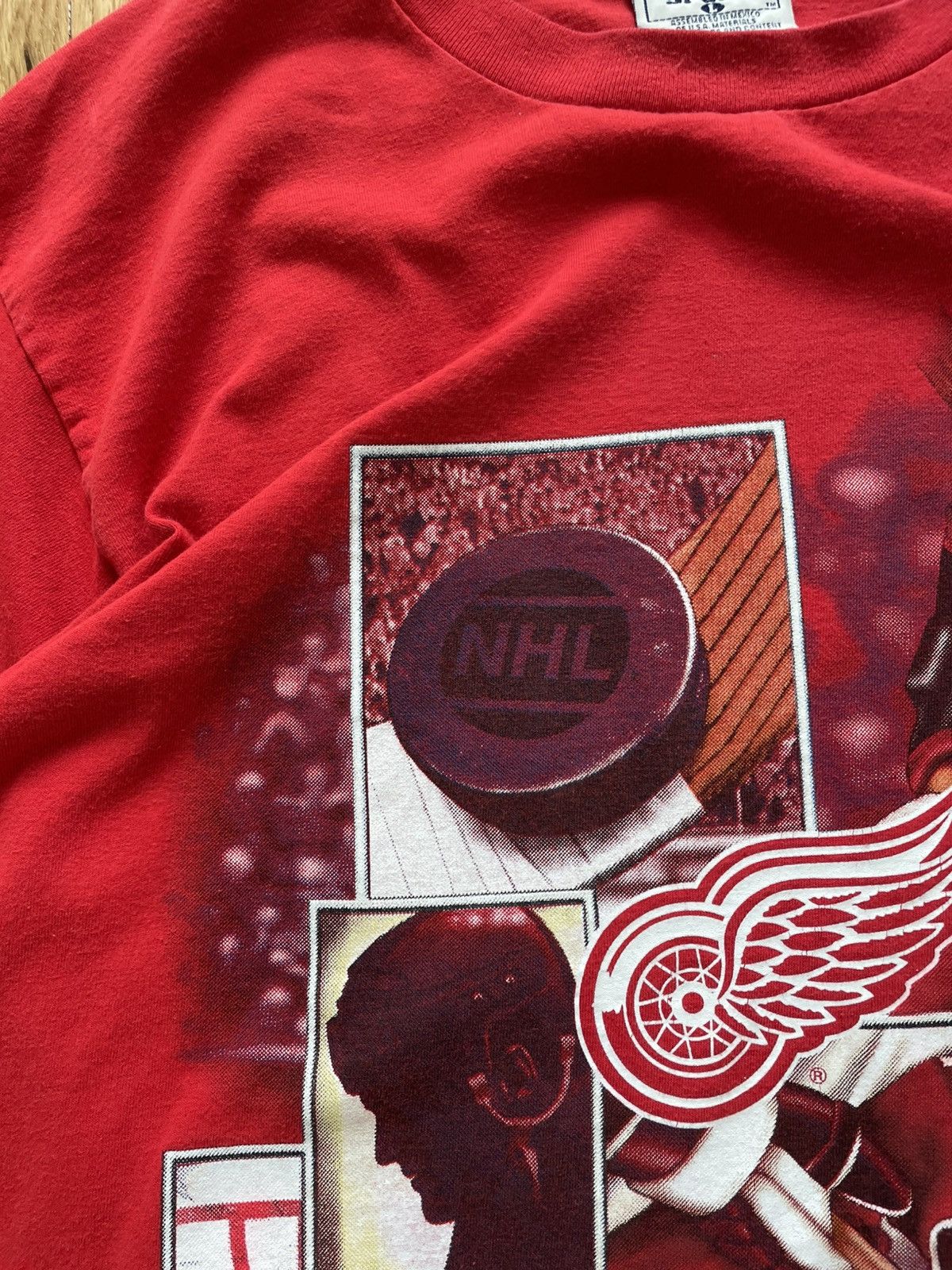 Nutmeg Nutmeg Mills Lee Sport Detroit Red Wings NHL VTG 90s Tee L Size US L / EU 52-54 / 3 - 6 Thumbnail
