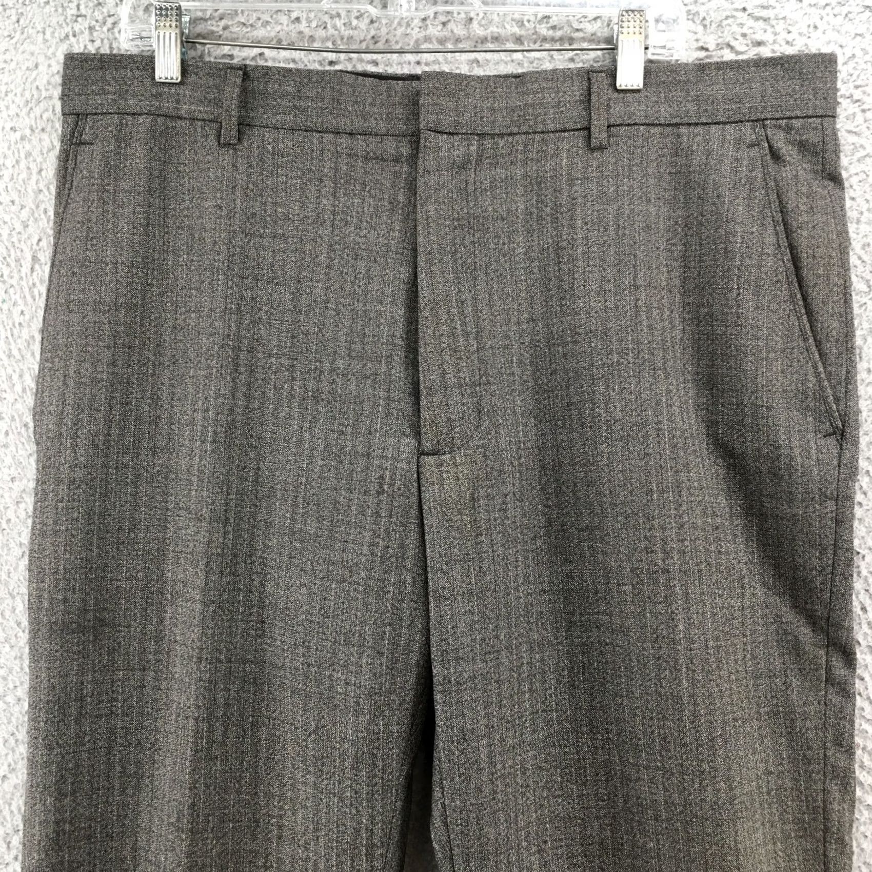 Banana Republic Banana Republic Dress Pants Mens 38/30 Gray Wool Blend Flat Front Mid Rise Zip Pants Mens Regular Gray Wool Blend Flat Front Zip Size US 38 / EU 54 - 2 Thumbnail