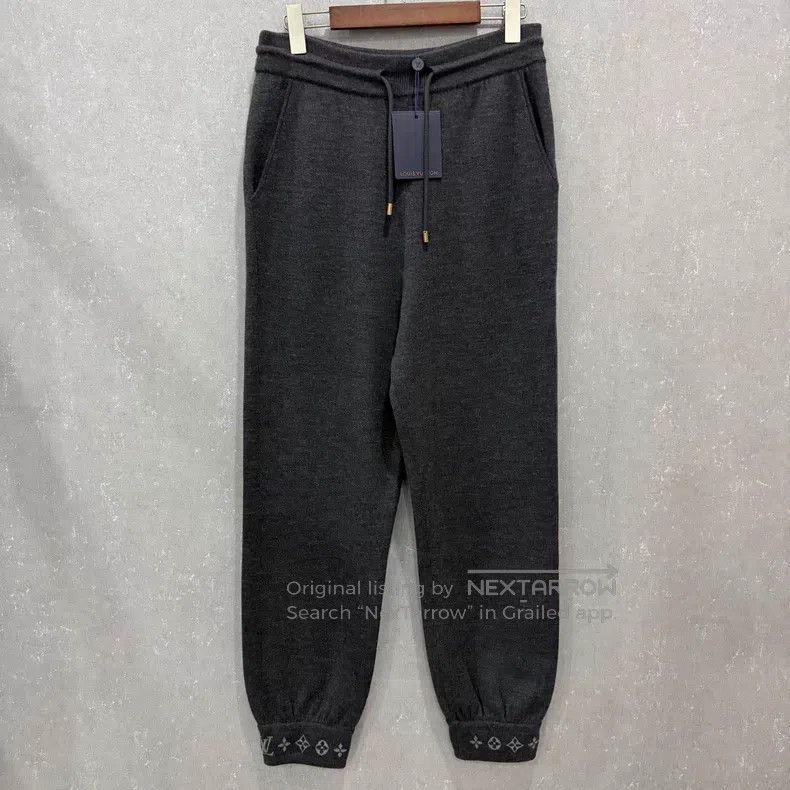 Louis Vuitton Louis Vuitton size m Double Jacquard Wool Knit pants Size US 28 / EU 44 - 1 Thumbnail