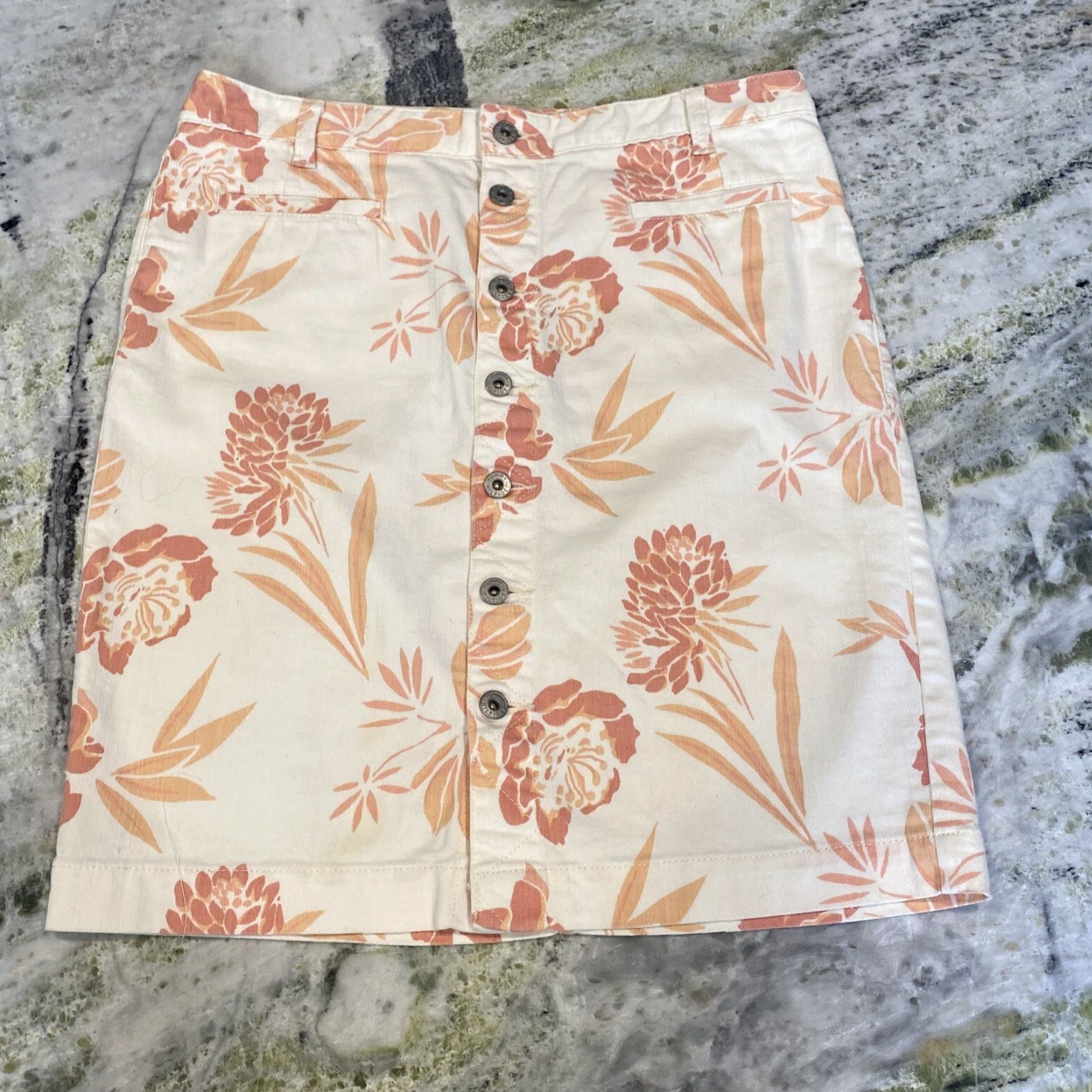 Tommy Hilfiger VINTAGE Tommy Hilfiger Floral Button Down Skirt Women’s Size 10 Pockets White Cotton Blend Short 1990s Summer Men/Women? Size 32" / US 10 / IT 46 - 2 Thumbnail