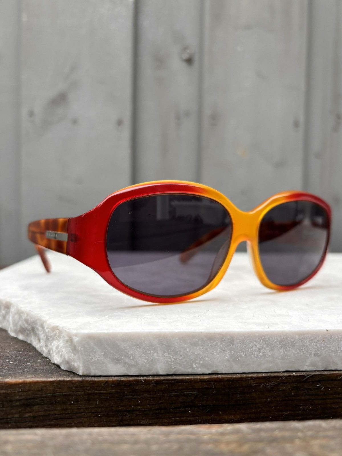 2000s Vintage Prada Sunglasses Oversized SPR 01E Oval Gradie