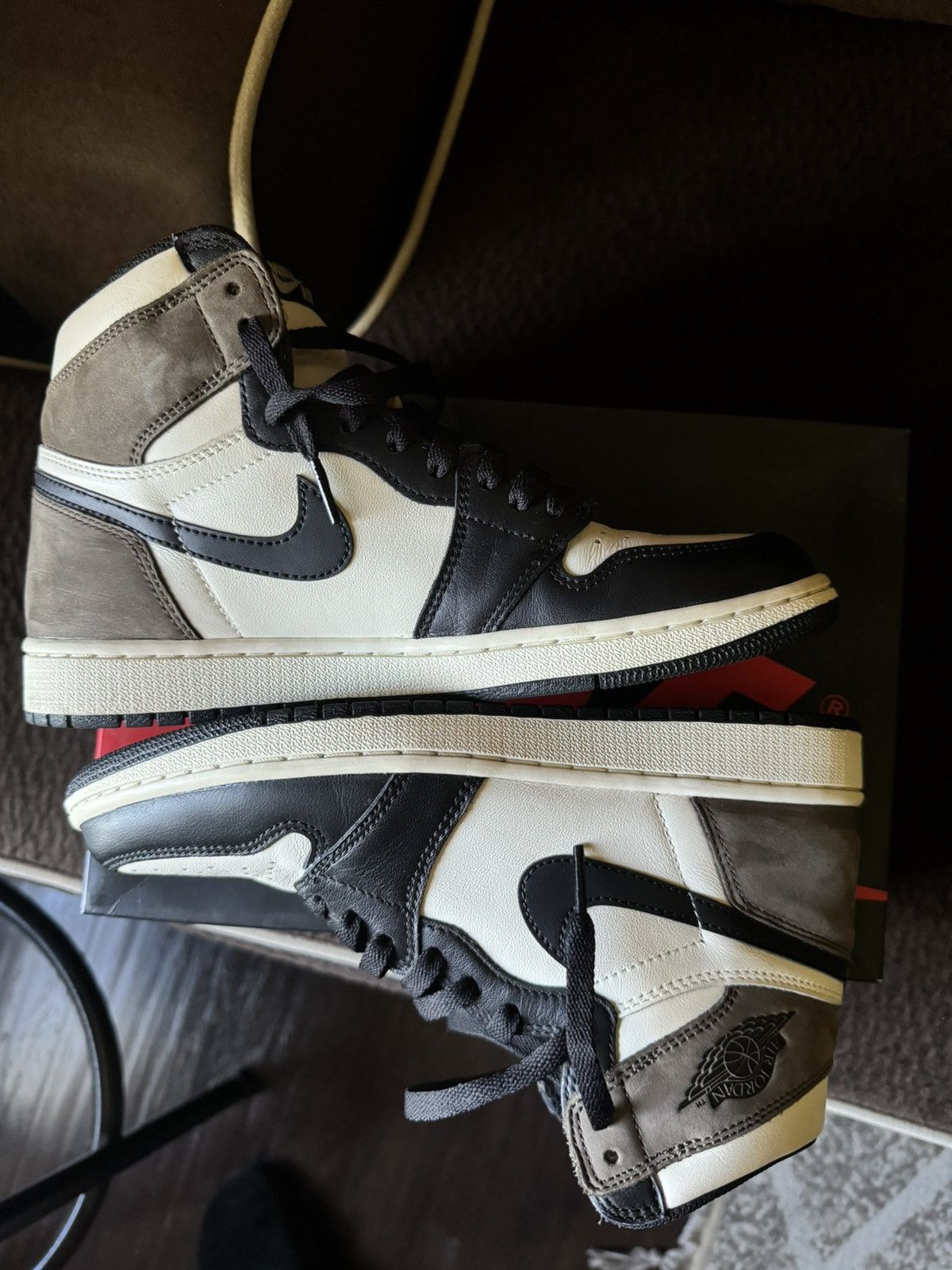 Jordan Brand Air Jordan 1 Retro High Og 'Dark Mocha' Size US 8.5 / EU 41-42 - 2 Thumbnail
