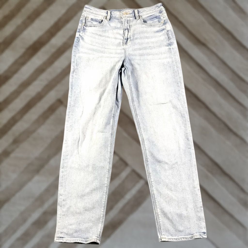 American Eagle Outfitters American Eagle Womens High Rise Mom Jeans Light Wash Stretch Denim 8 5-Pocket Blue 90s Womens Size 30" / US 8 / IT 44 - 1 Thumbnail