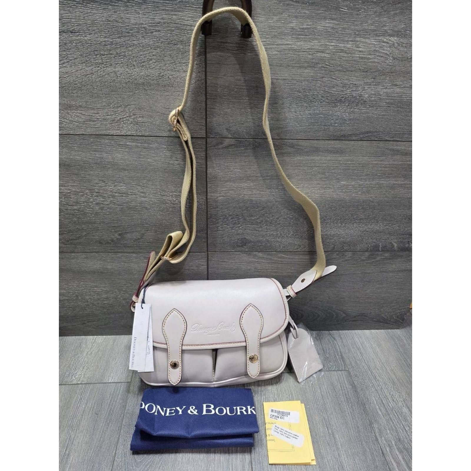 Dooney & Bourke Dooney & Bourke Florentine Bucket Bag Purse Ecru bag B000554 Size ONE SIZE - 12 Thumbnail