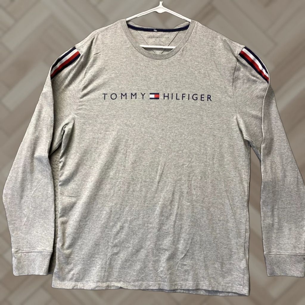 Tommy Hilfiger Tommy Hilfiger Shirt Adult XXL Gray Logo Spellout Long Sleeve /115-32 Men’s T-Shirt Size US XXL / EU 58 / 5 - 1 Thumbnail