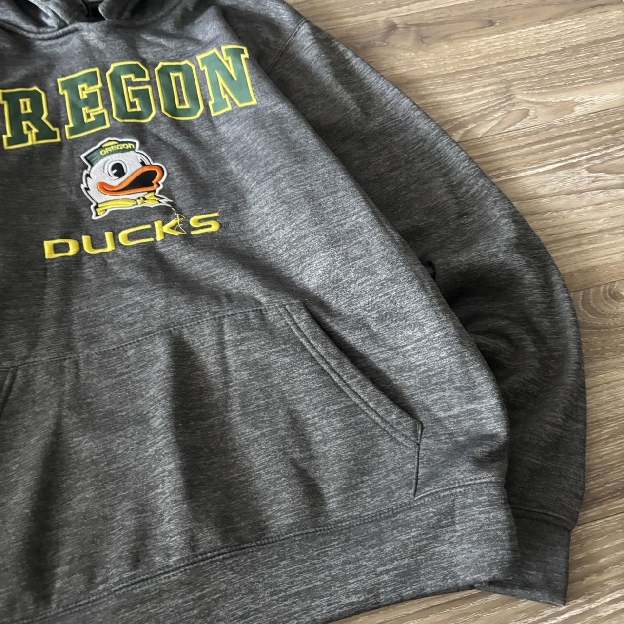 Vintage Crazy Vintage Y2K/2000s Oregon Ducks Grey Pullover Hoodie! Size M Size US M / EU 48-50 / 2 - 4 Thumbnail
