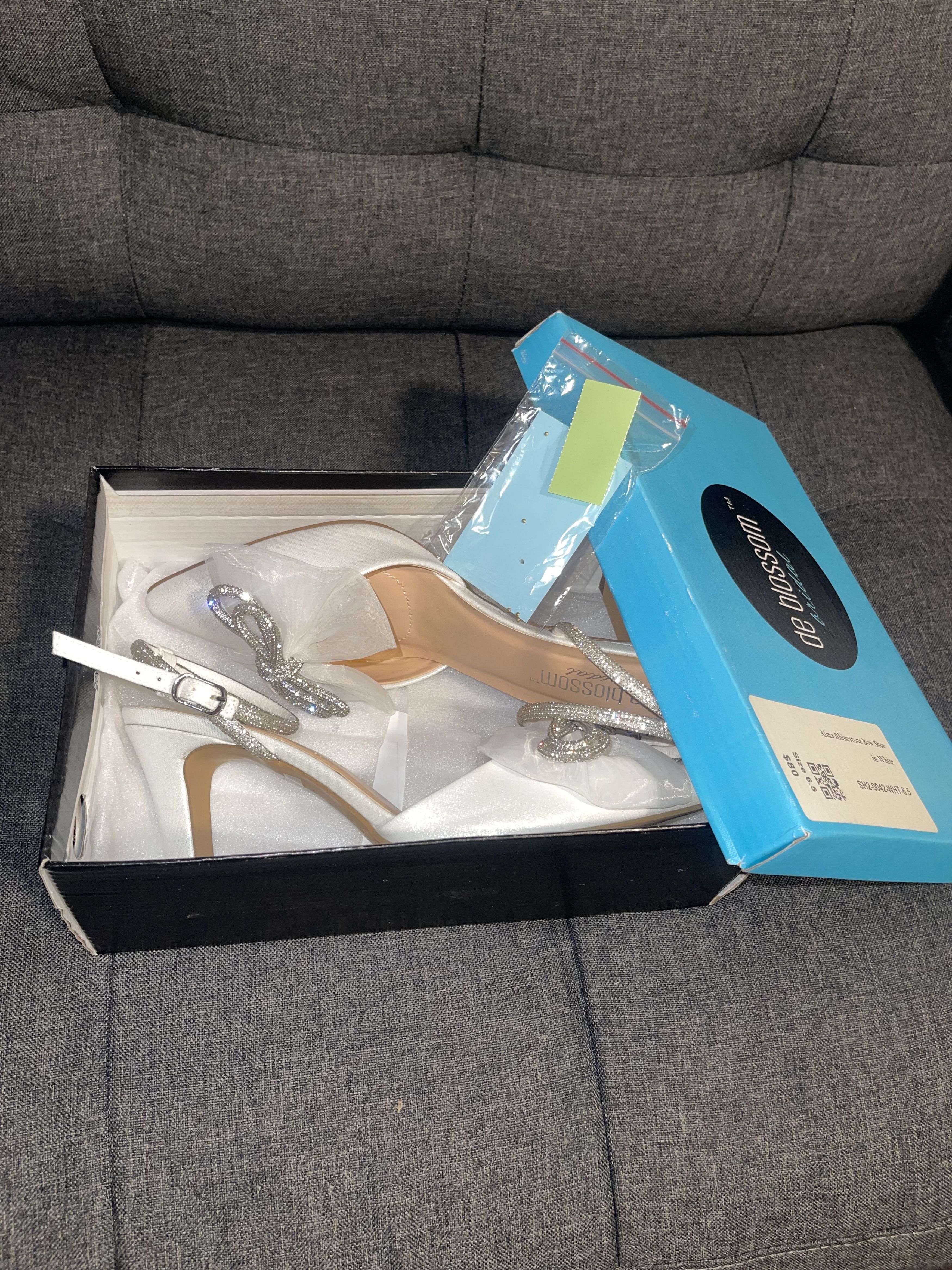 Other de Blossom ALMA-19 Rhinestone Bow White Satin Pumps Size 6.5 Size US 6.5 / IT 36.5 - 2 Thumbnail