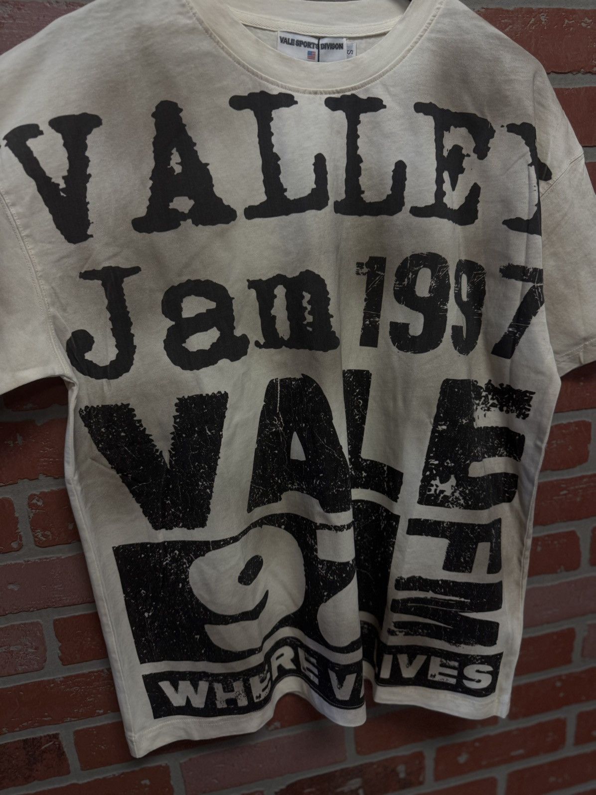 Vale Vale Valley 97FM Tee Shirt Size Small (NEW) Size US S / EU 44-46 / 1 - 3 Thumbnail