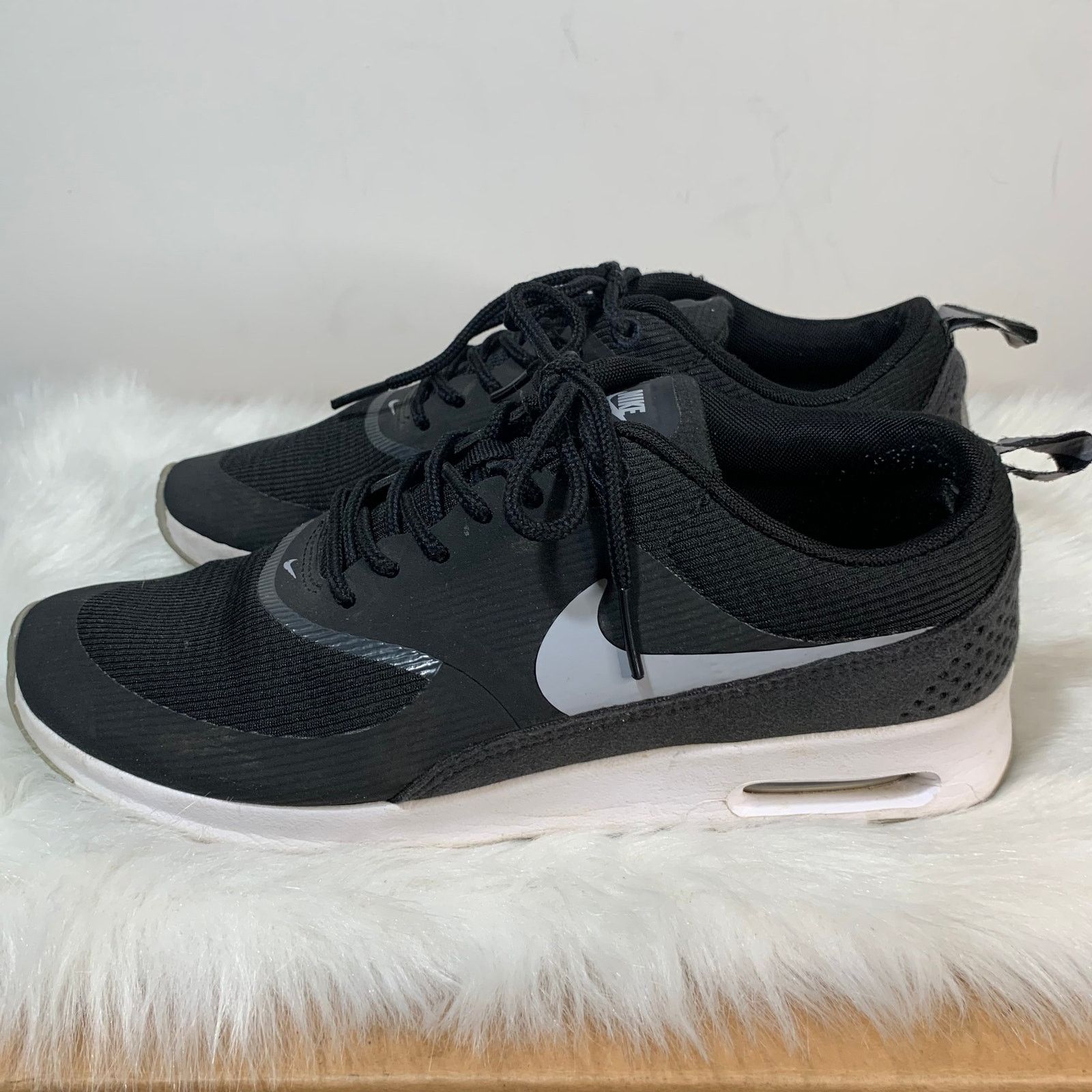 Nike Nike Air Max Thea Women's Black Athletic Shoes Size 7 Size US 7 / IT 37 - 9 Thumbnail