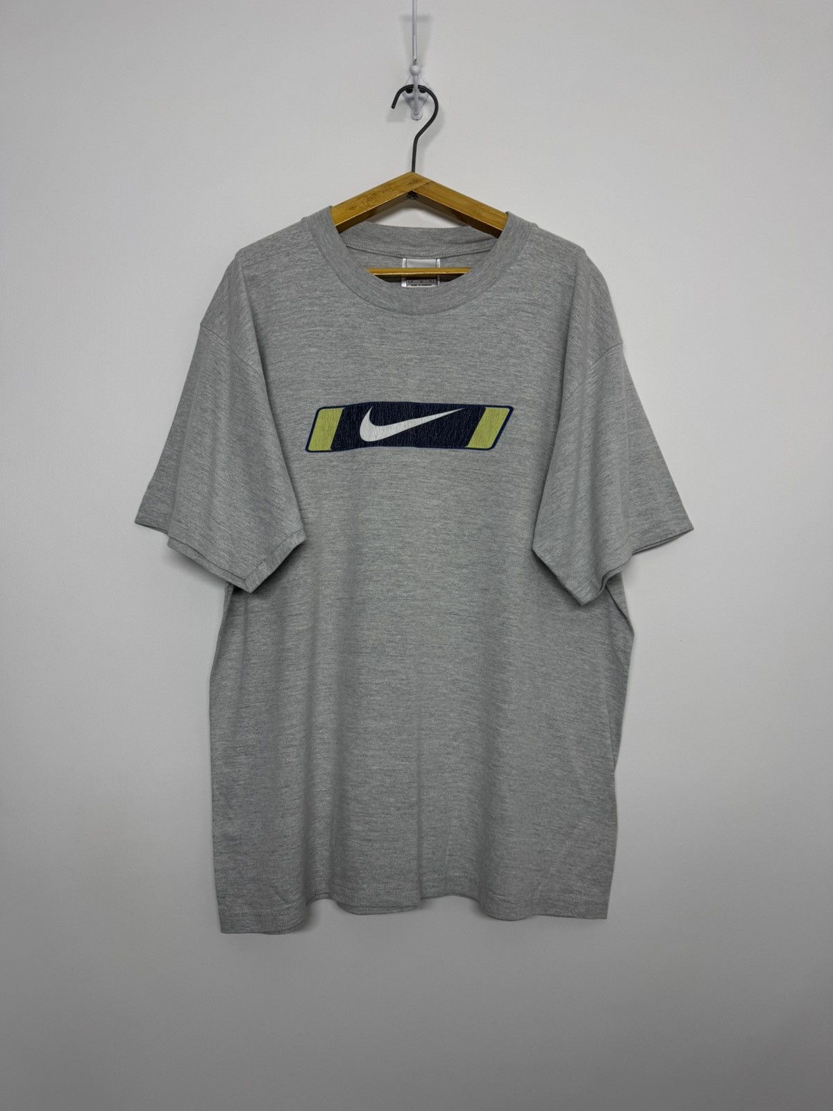 Nike Vintage Y2k Nike Big Logo Swoosh T-Shirt Size US M / EU 48-50 / 2 - 1 Thumbnail