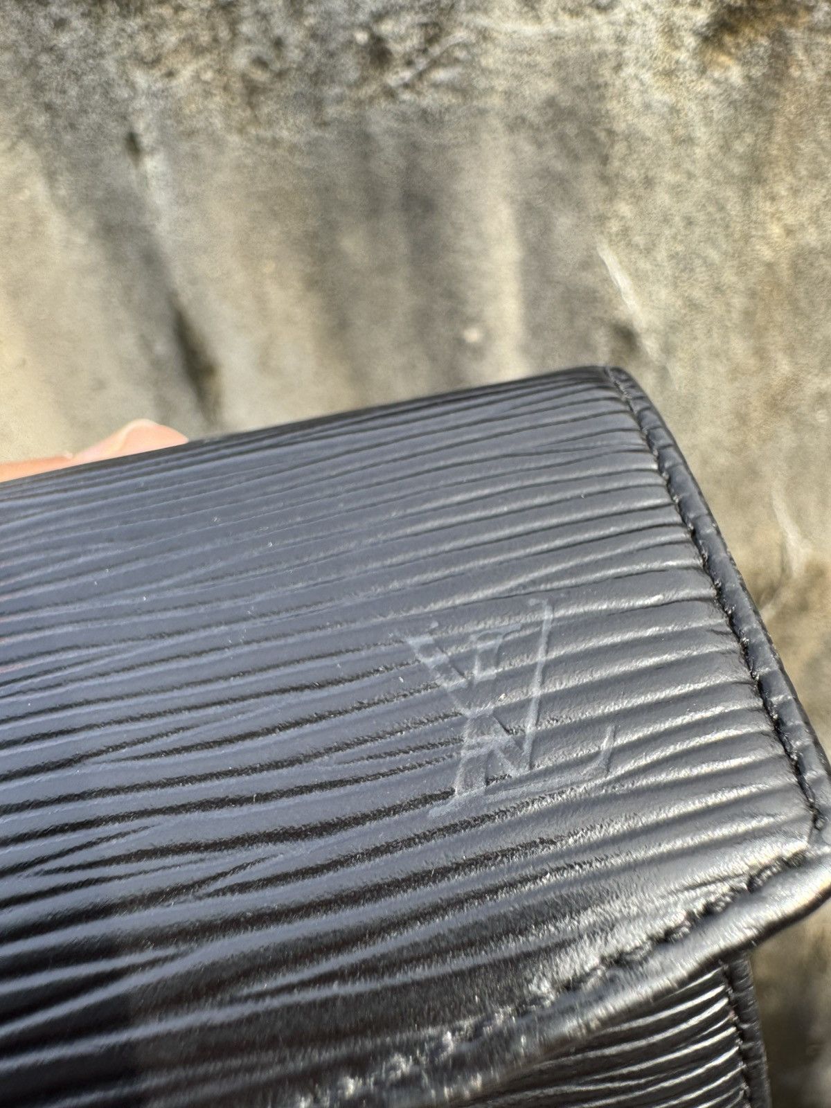 Louis Vuitton Louis Vuitton Epi Leather Card Holder Size ONE SIZE - 4 Thumbnail