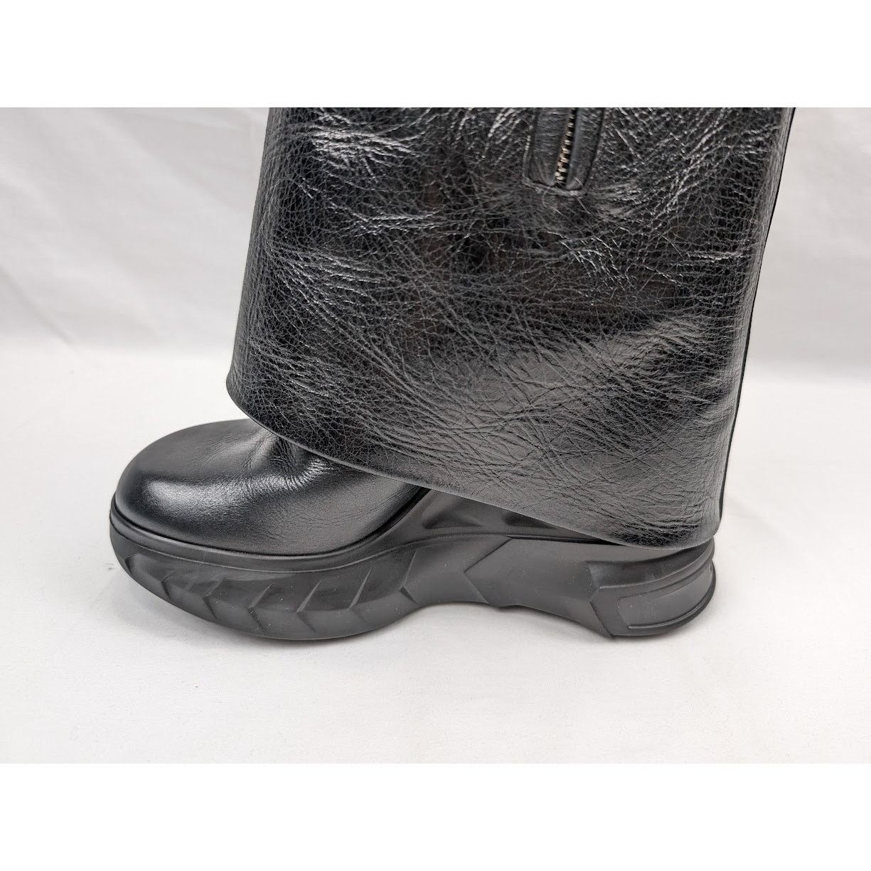 Givenchy o1rshd1 Biker Ankle Boots in Black/Natural 37 Size US 7 / IT 37 - 9 Thumbnail