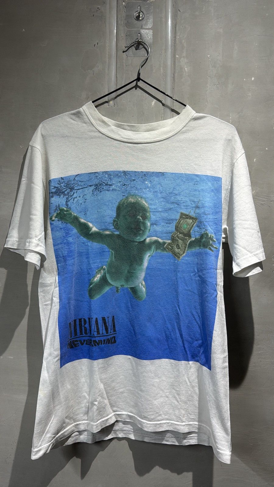 Vintage Vintage 2002 nirvana nevermind tshirt Size US S / EU 44-46 / 1 - 2 Thumbnail