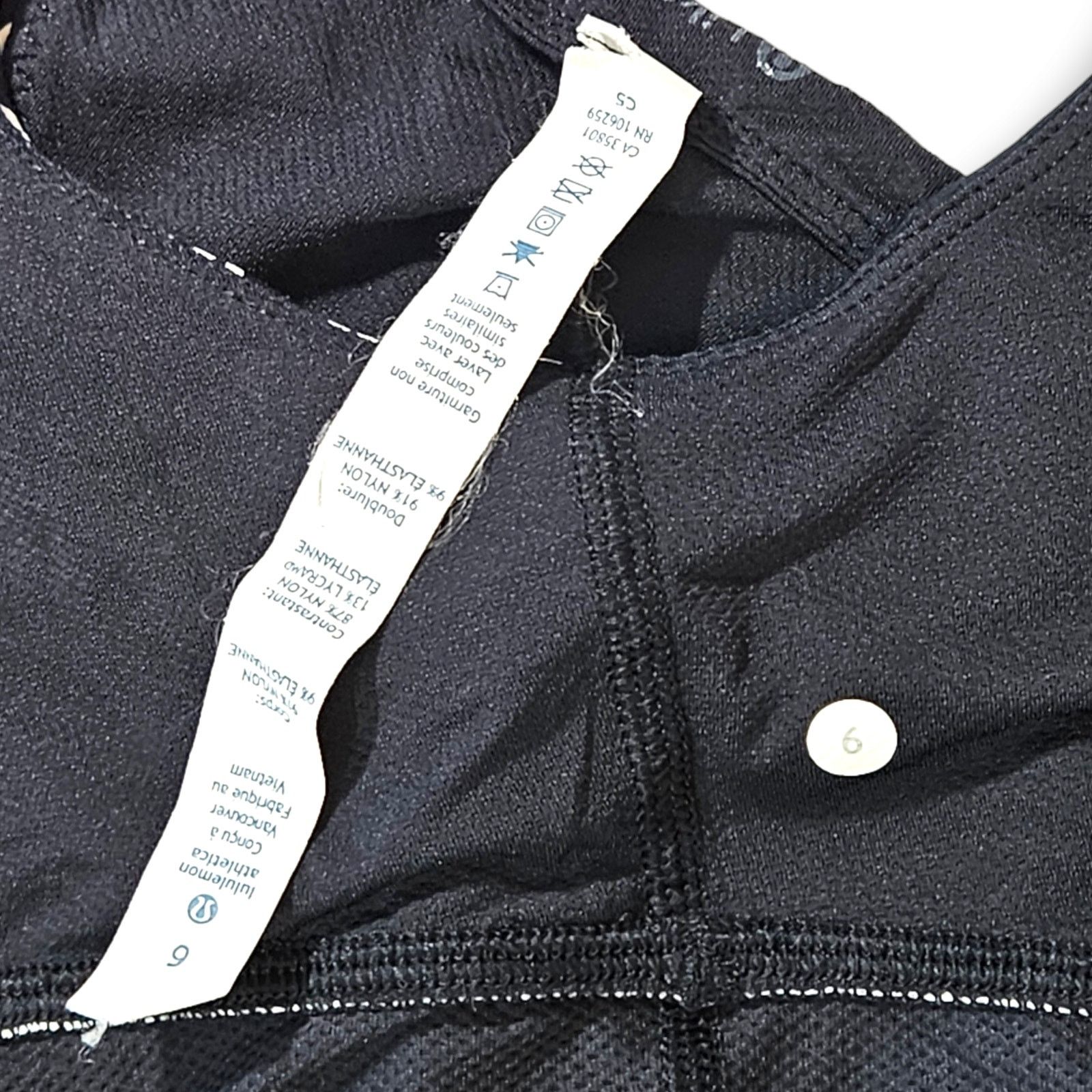 Lululemon EUC Lululemon Run: Ta Ta Topper Top Sz. 6 Pretty Palm Black Size M / US 6-8 / IT 42-44 - 9 Thumbnail