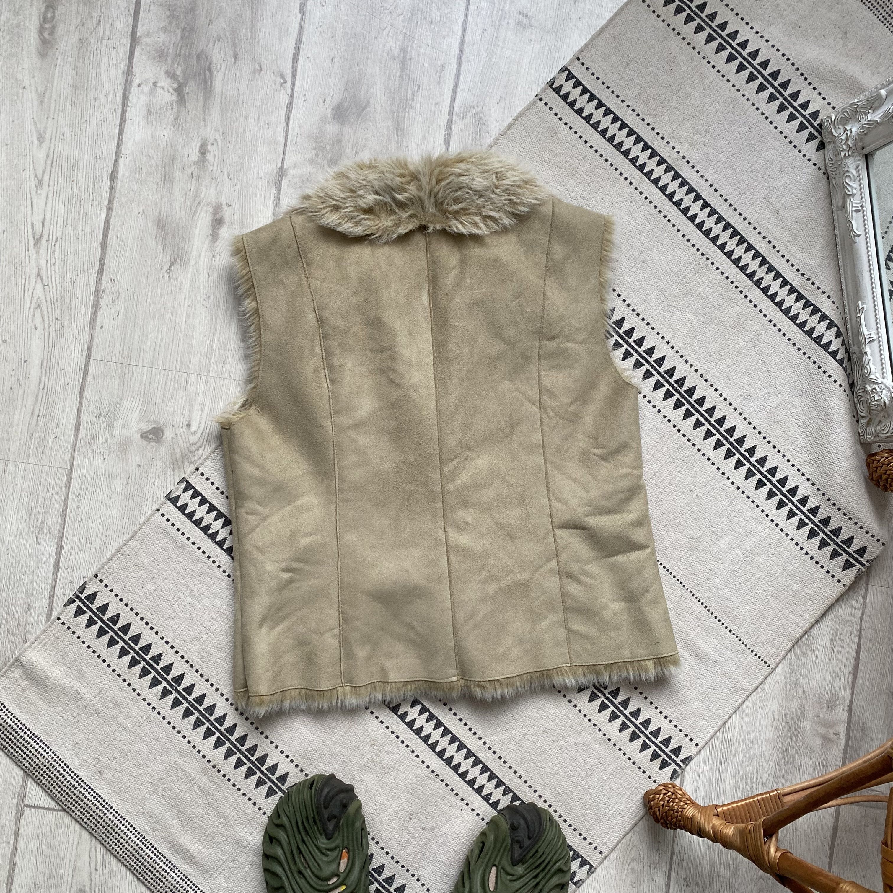 Vintage 2000s Japanese bandage Faux Fur Vest Y2K Jacket