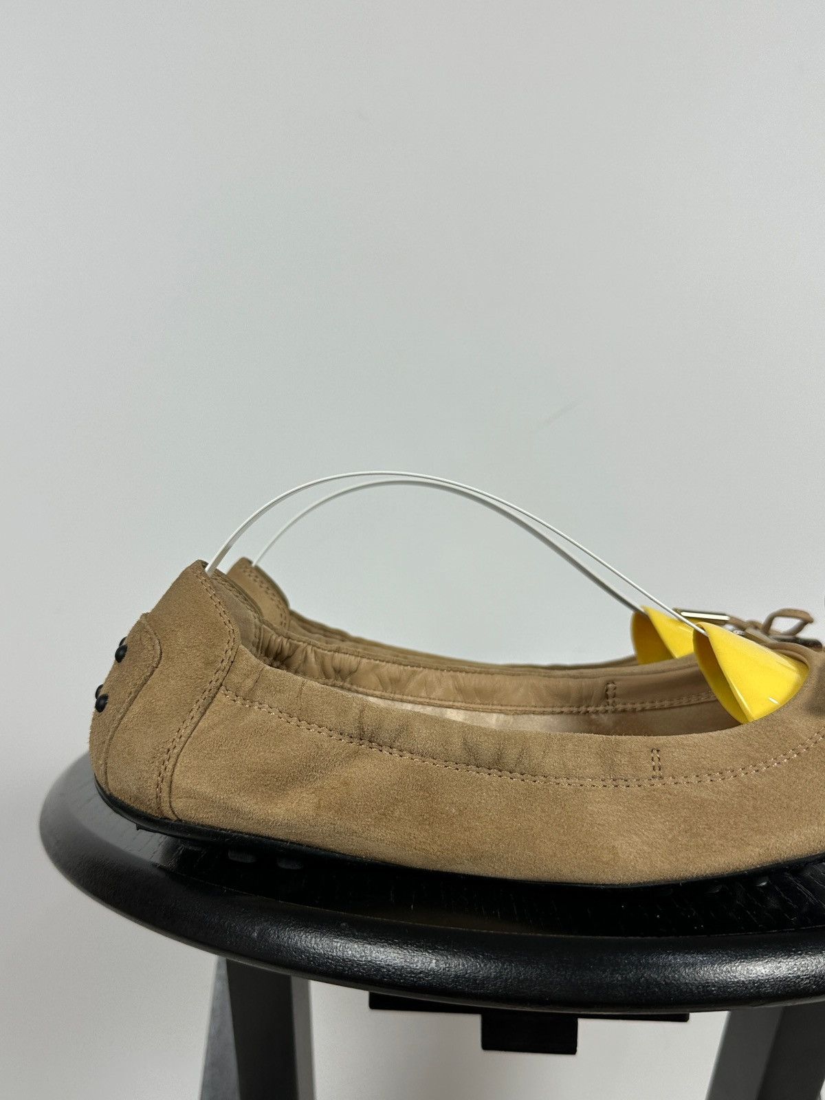 Tod's Tod’s Beige Suede Ballet Flats Size US 8.5 / IT 38.5 - 17 Thumbnail