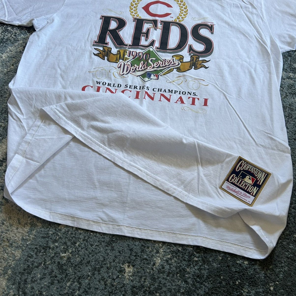Mitchell & Ness HEAVYWEiGHT CiNCiNNATi REDS 1990 WORLD SERiES CHAMPiONS TEE Size US XXL / EU 58 / 5 - 2 Thumbnail