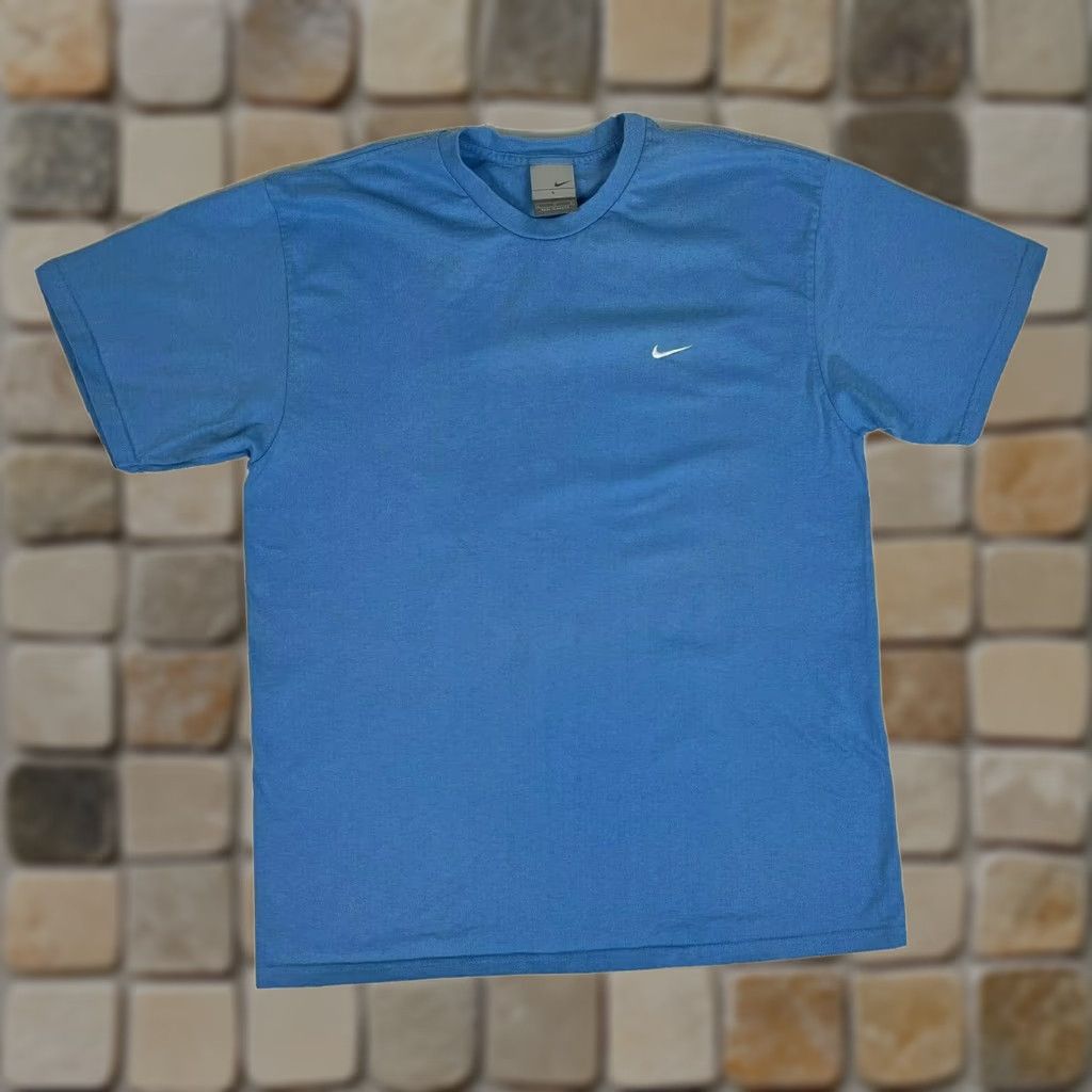 Nike VINTAGE Nike T-Shirt Men’s Blue Sz L Shirt 2000s Sports Cotton Cap Logo Embroidered Size US L / EU 52-54 / 3 - 1 Thumbnail