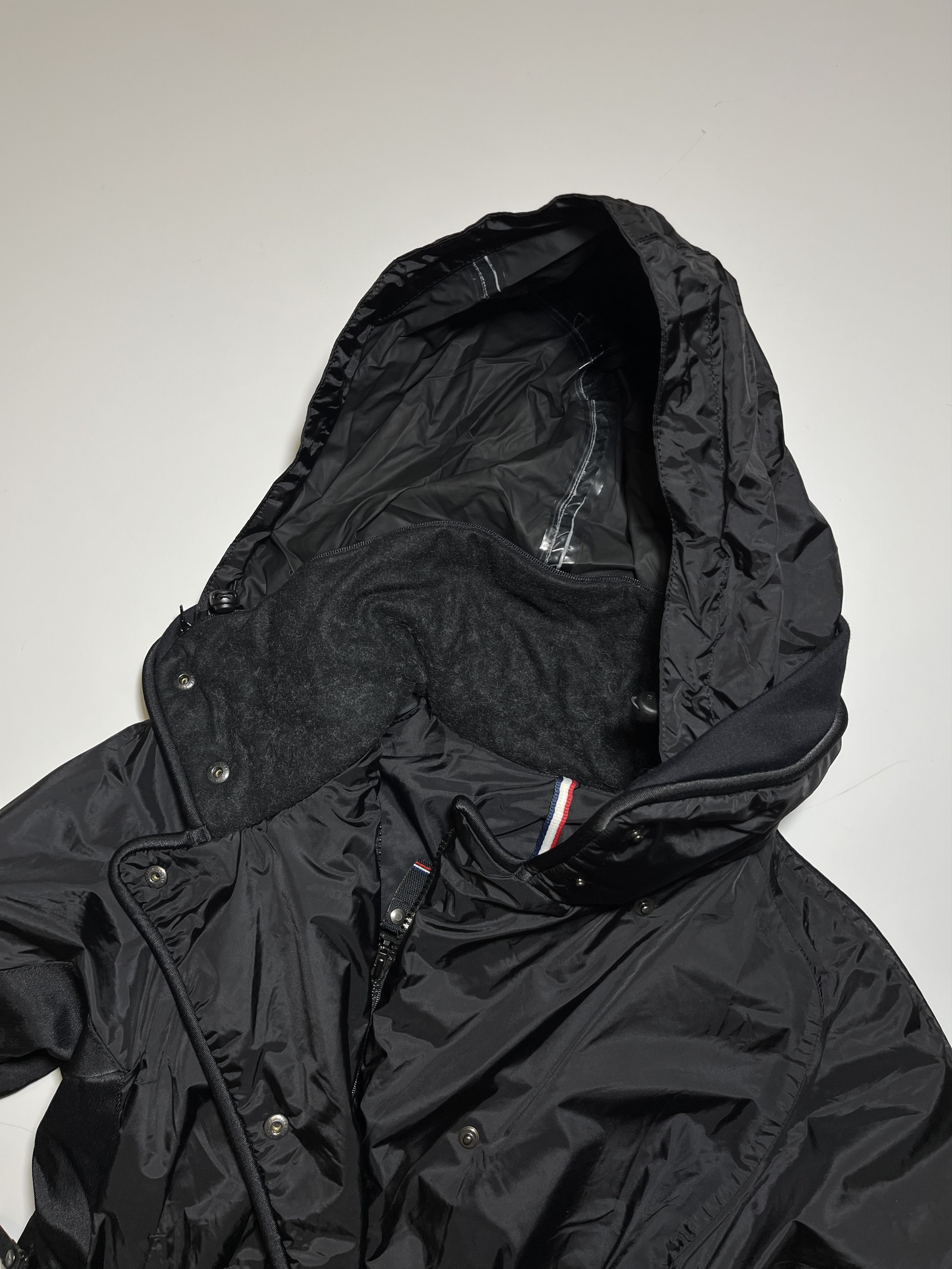 Moncler Vintage Y2K Moncler Women's Black Hooded Ski Jacket Size S Size S / US 4 / IT 40 - 12 Thumbnail