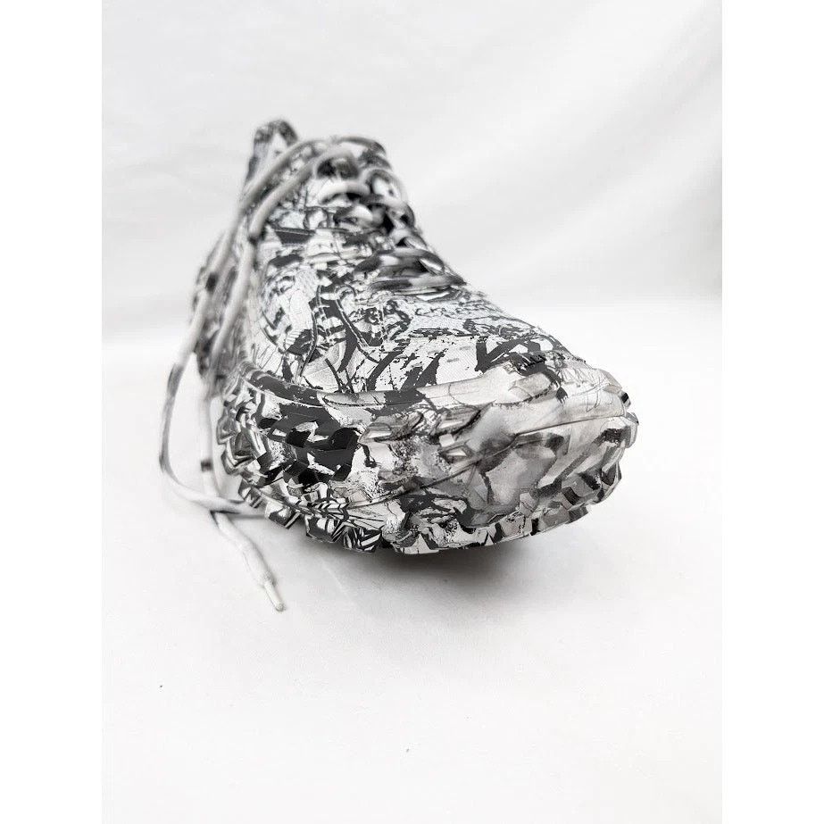 Balenciaga o1rshd1 Bouncer Extreme Graffiti Print in White/Black Size US 10 / EU 43 - 4 Thumbnail