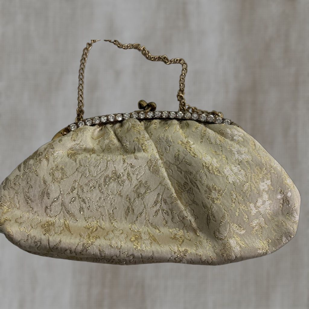 CLOSED VINTAGE Clasp Close Clutch Ivory Gold Floral Jeweled 8.5x5x1 with Chain Size ONE SIZE - 1 Thumbnail