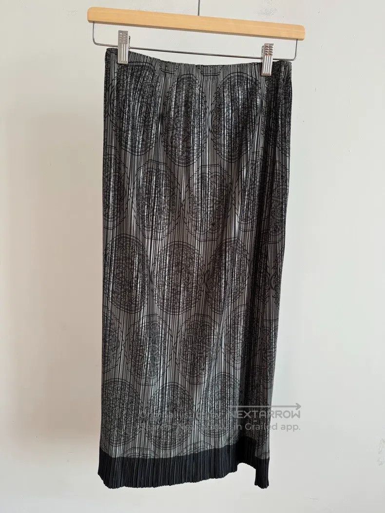 Issey Miyake Issey Miyake size:3 Black Midi Skirt Size 22" - 3 Thumbnail