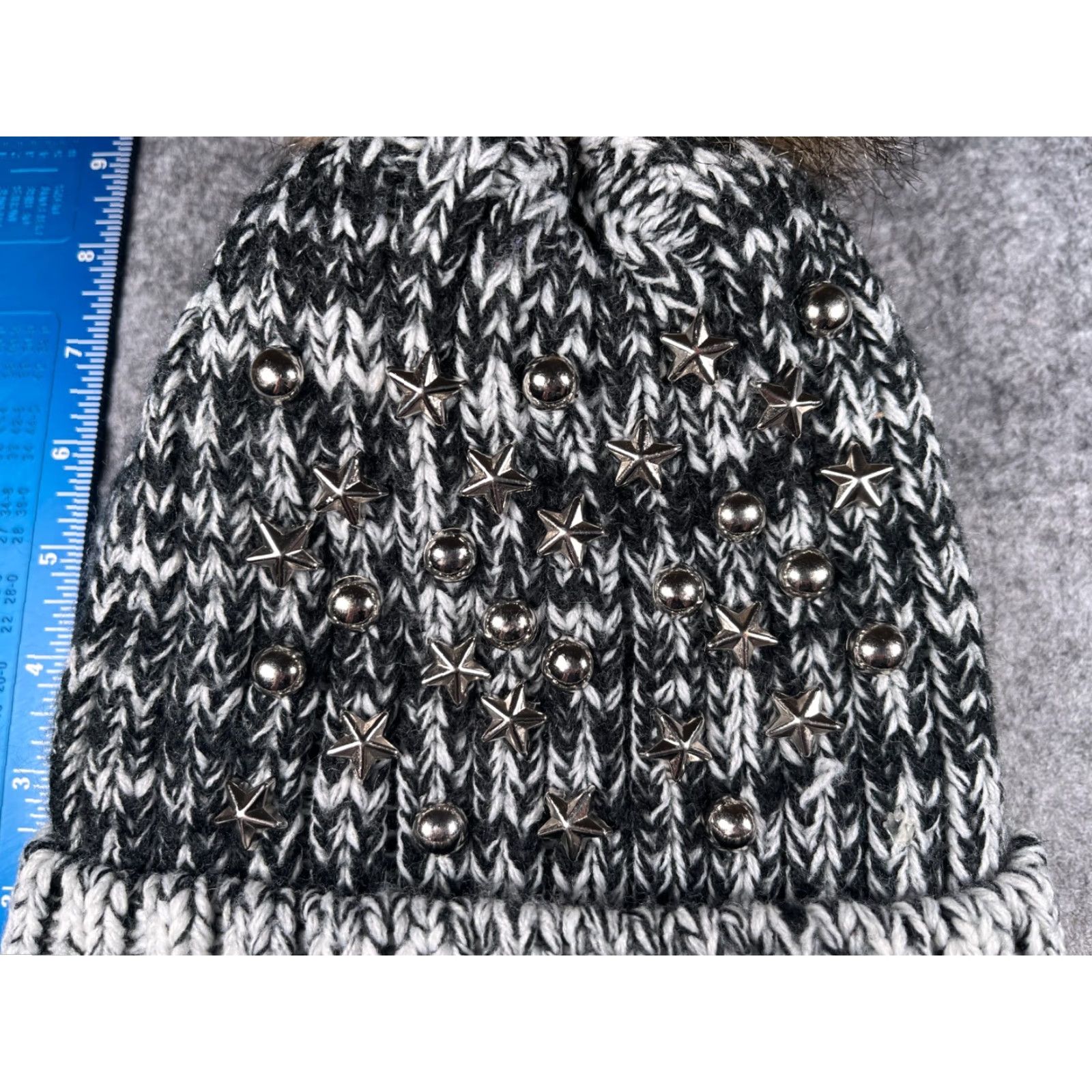 Vintage Star Beanie Toque Womens One Size White Black Knit Studded Acrylic Poly Pom Ski Size ONE SIZE - 3 Thumbnail