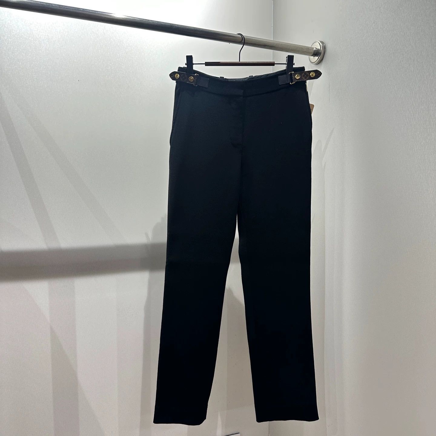 Louis Vuitton Louis Vuitton apr147 Monogram Wool Trousers 34 Size 25" / US 0 / IT 36 - 1 Thumbnail