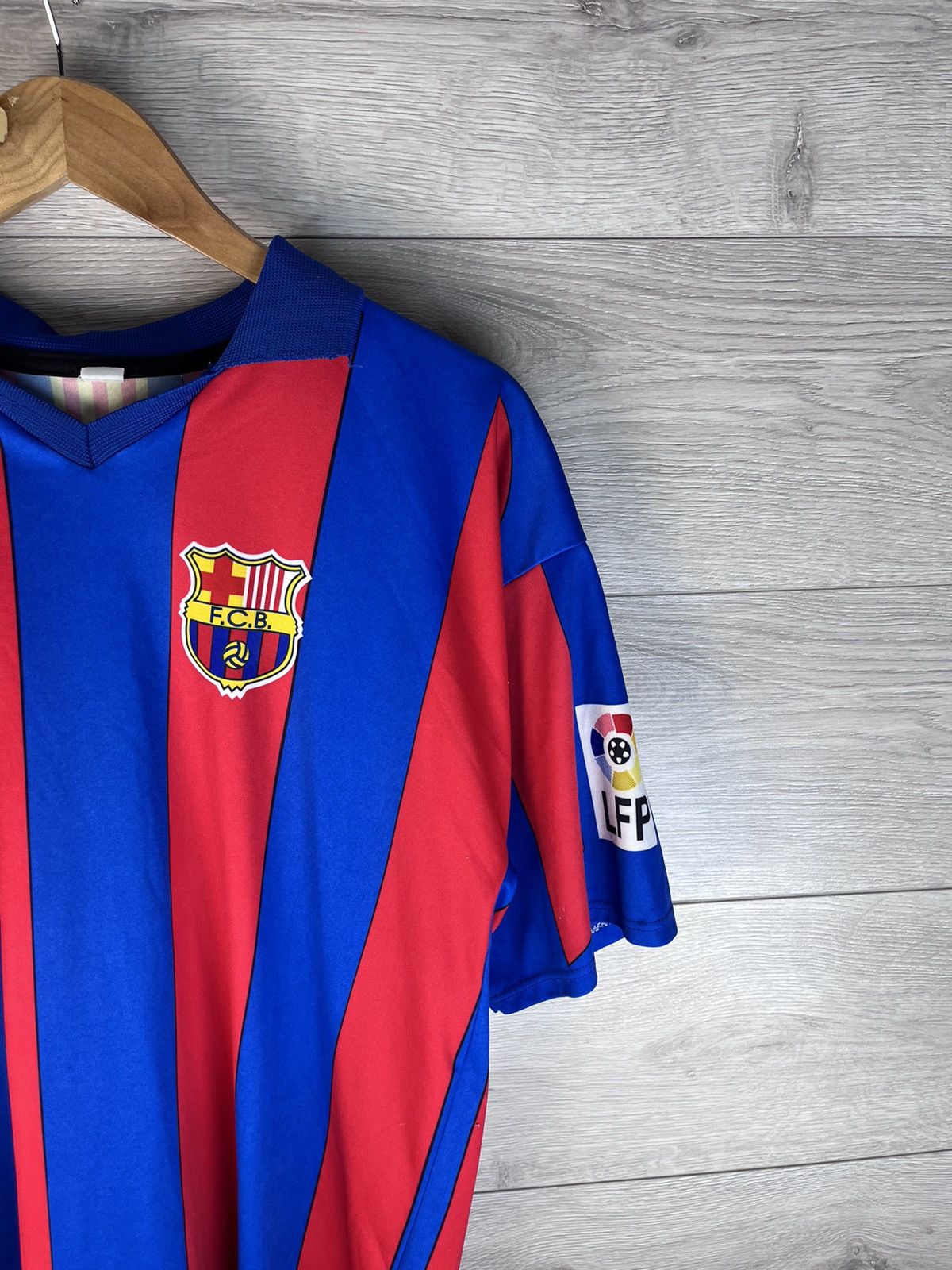 Other Men’s soccer jersey Fc Barcelona #10 Ronaldinho Laliga Size US XL / EU 56 / 4 - 3 Thumbnail