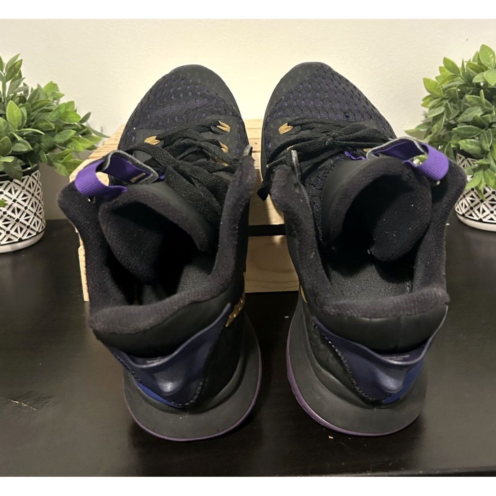 Nike Nike LeBron Witness V-Fierce Purple/Metallic Gold Sneaker CQ9380-003 Men's High Top Size 10 Black Leather Basketball Athletic Shoes Size US 9 / EU 42 - 6 Thumbnail