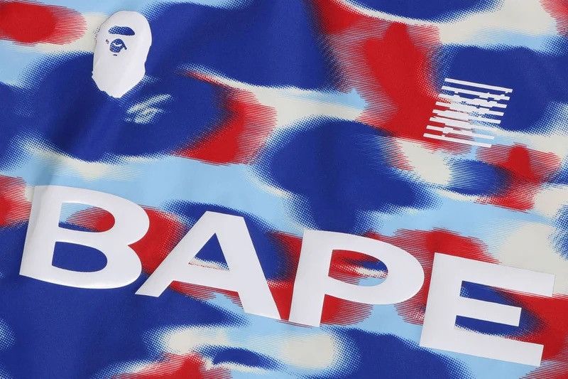 Bape Bape LS Crewneck Size ONE SIZE - 3 Thumbnail