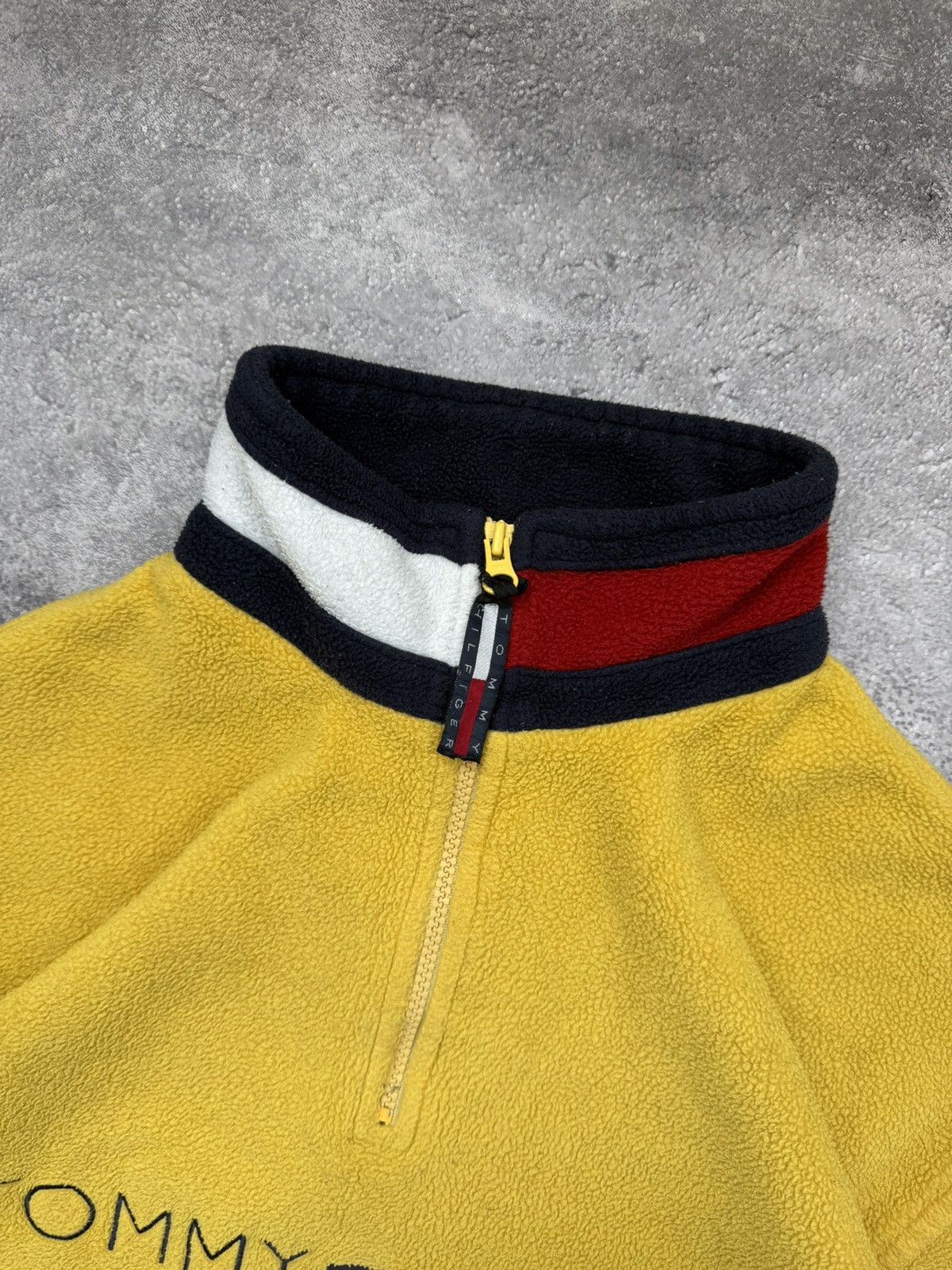 Tommy Hilfiger Vintage Tommy Hilfiger Fleece 1/4 Zip Jacket Big Logo Y2K Size US L / EU 52-54 / 3 - 9 Thumbnail