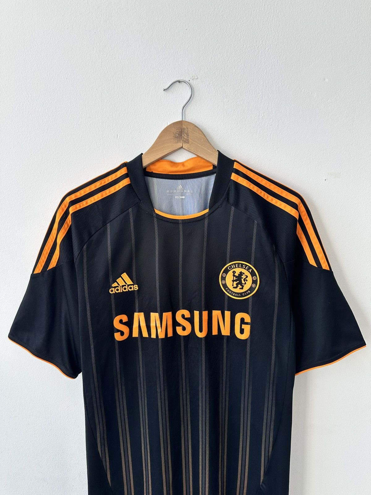 Adidas CHELSEA 2010 2011 AWAY FOOTBALL SHIRT SOCCER JERSEY ADIDAS Size US M / EU 48-50 / 2 - 4 Thumbnail