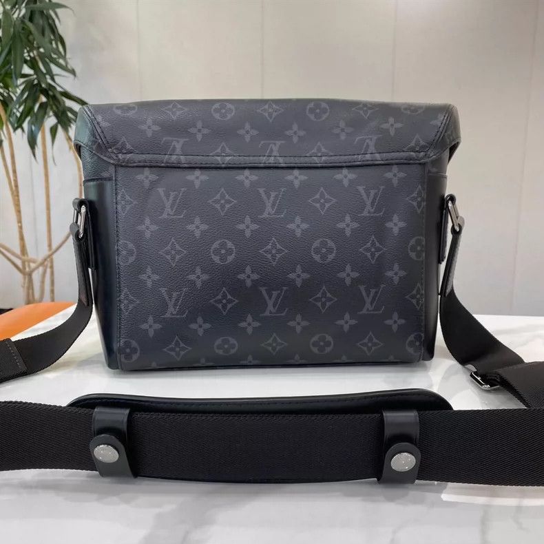 Louis Vuitton Louis Vuitton Small Black Messenger Bag -2505 Size ONE SIZE - 2 Thumbnail